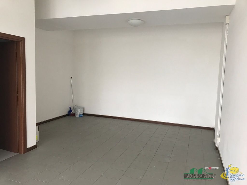 Immagine 6 di Locale commerciale in vendita  in via del giardinetto 6/d a Collecchio