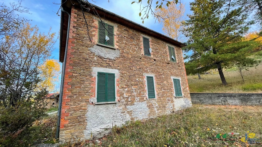 Immagine 9 di Rustico / casale in vendita  in pessola casa gasparone 81 a Varsi