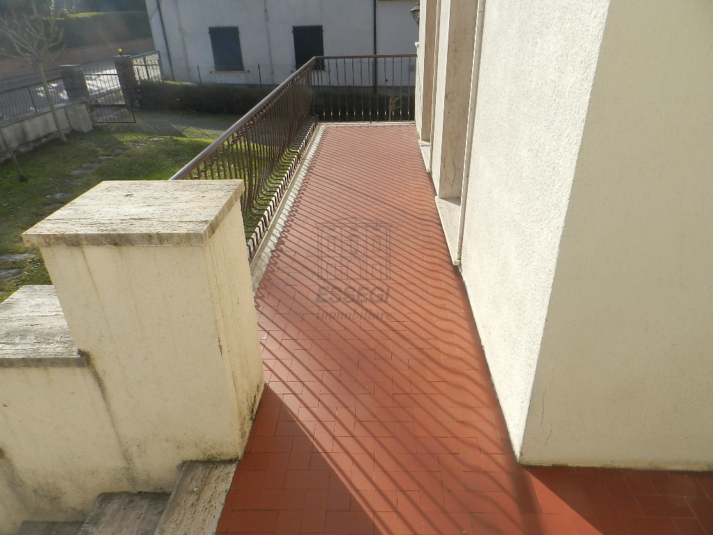 Immagine 13 di Villa in vendita  a Lucca