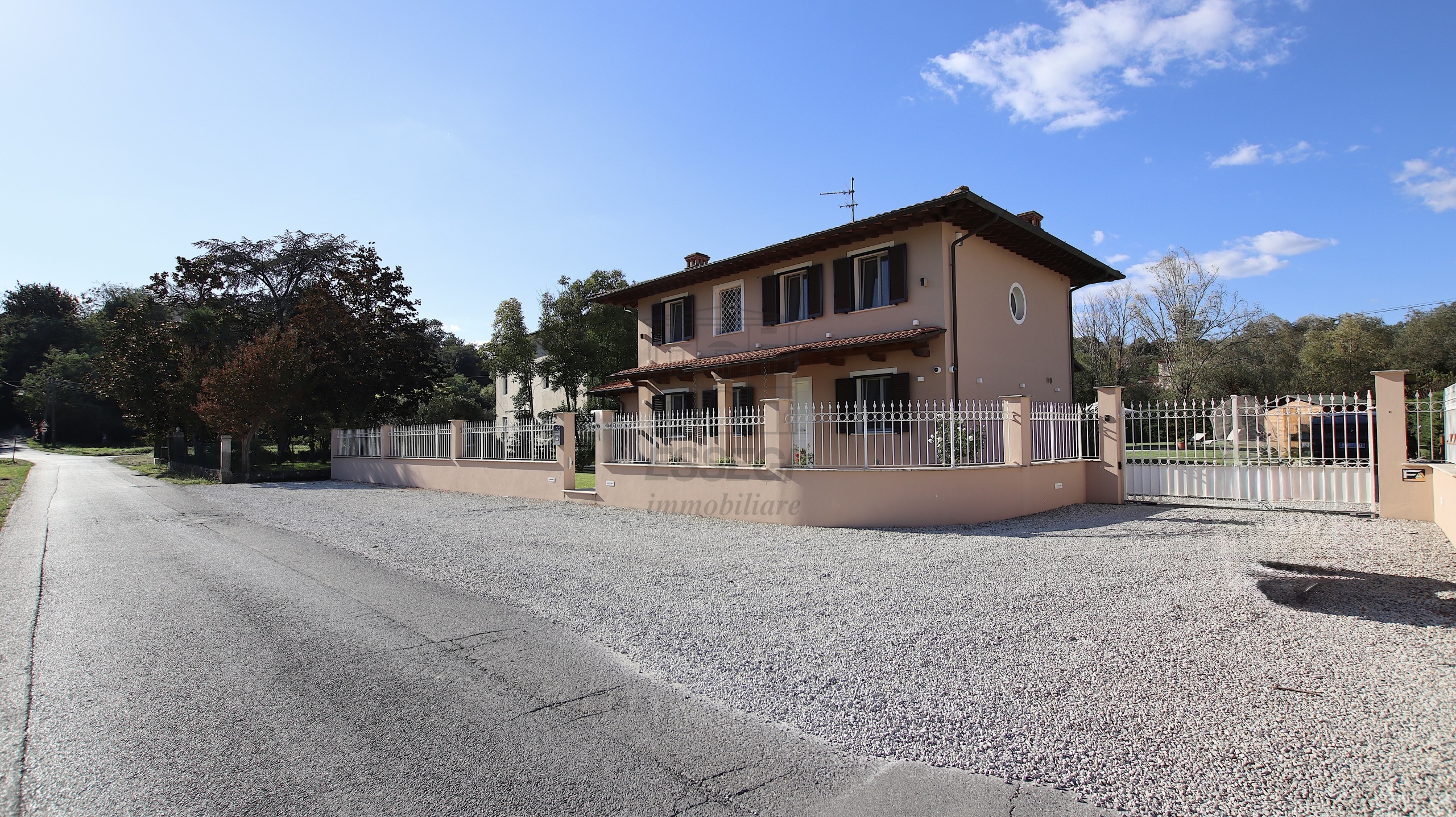 Immagine 9 di Villa in vendita  in Via di San Ginese a Capannori