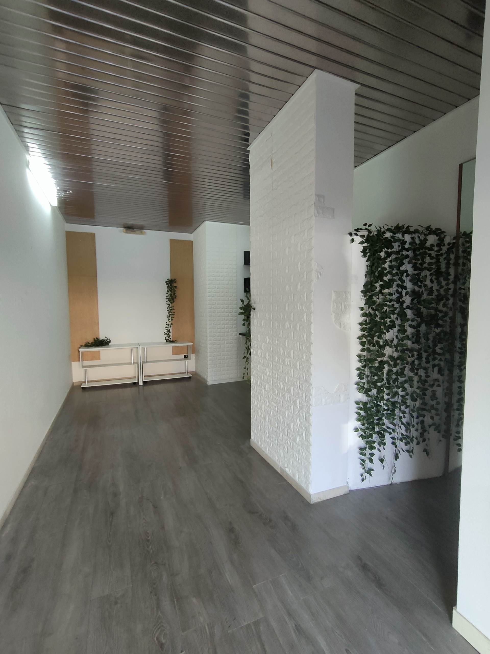 Immagine 5 di Locale commerciale in affitto  in Via Nino Bixio 41a a Reggio Di Calabria