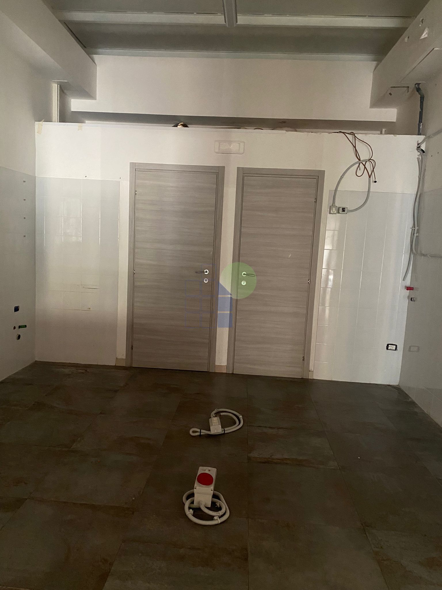 Immagine 7 di Capannone industriale in affitto  in Piazza Damiano Chiesa 14 a Livorno