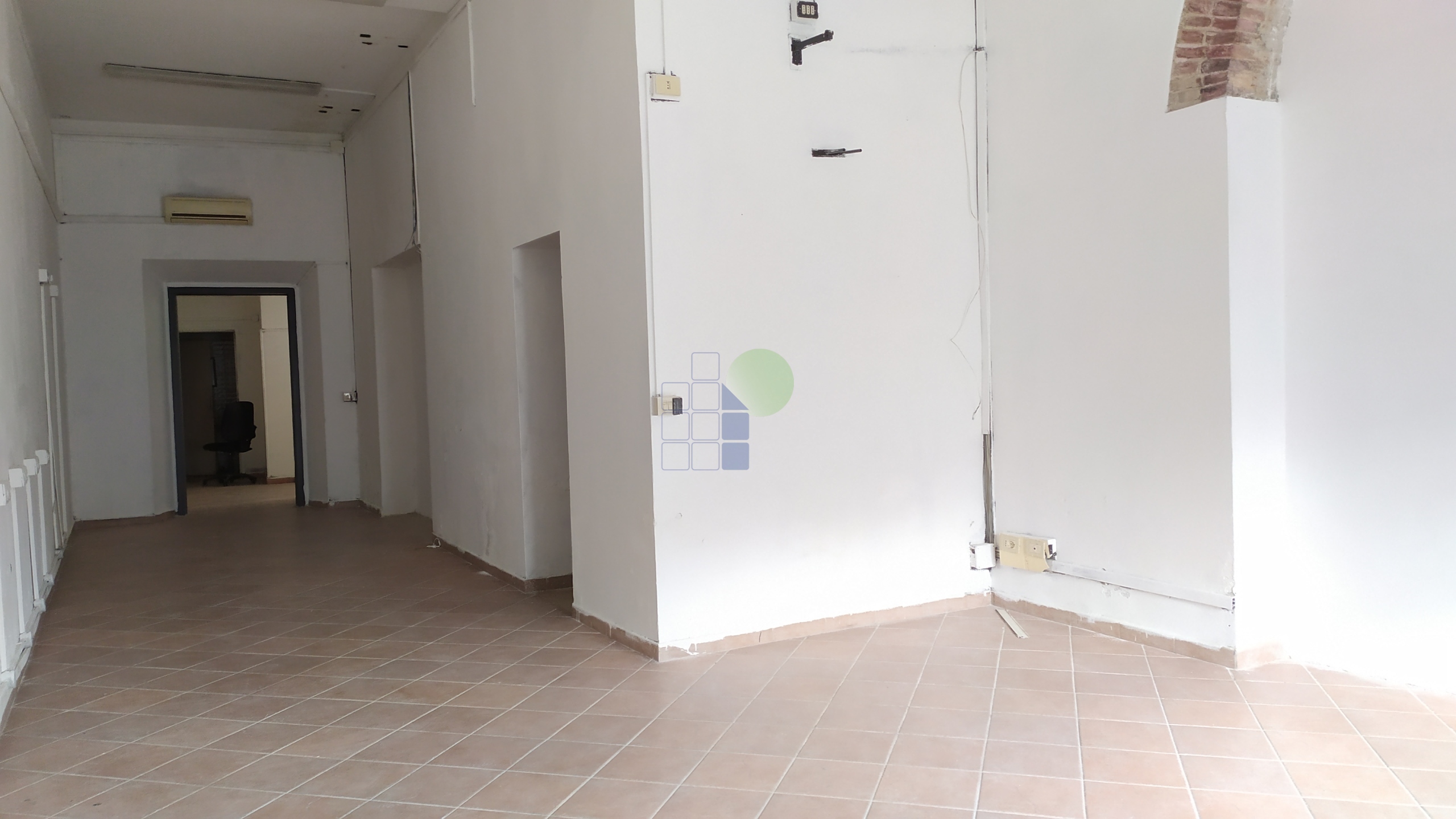 Immagine 6 di Capannone industriale in affitto  in Scali Luigi Bettarini 2 a Livorno