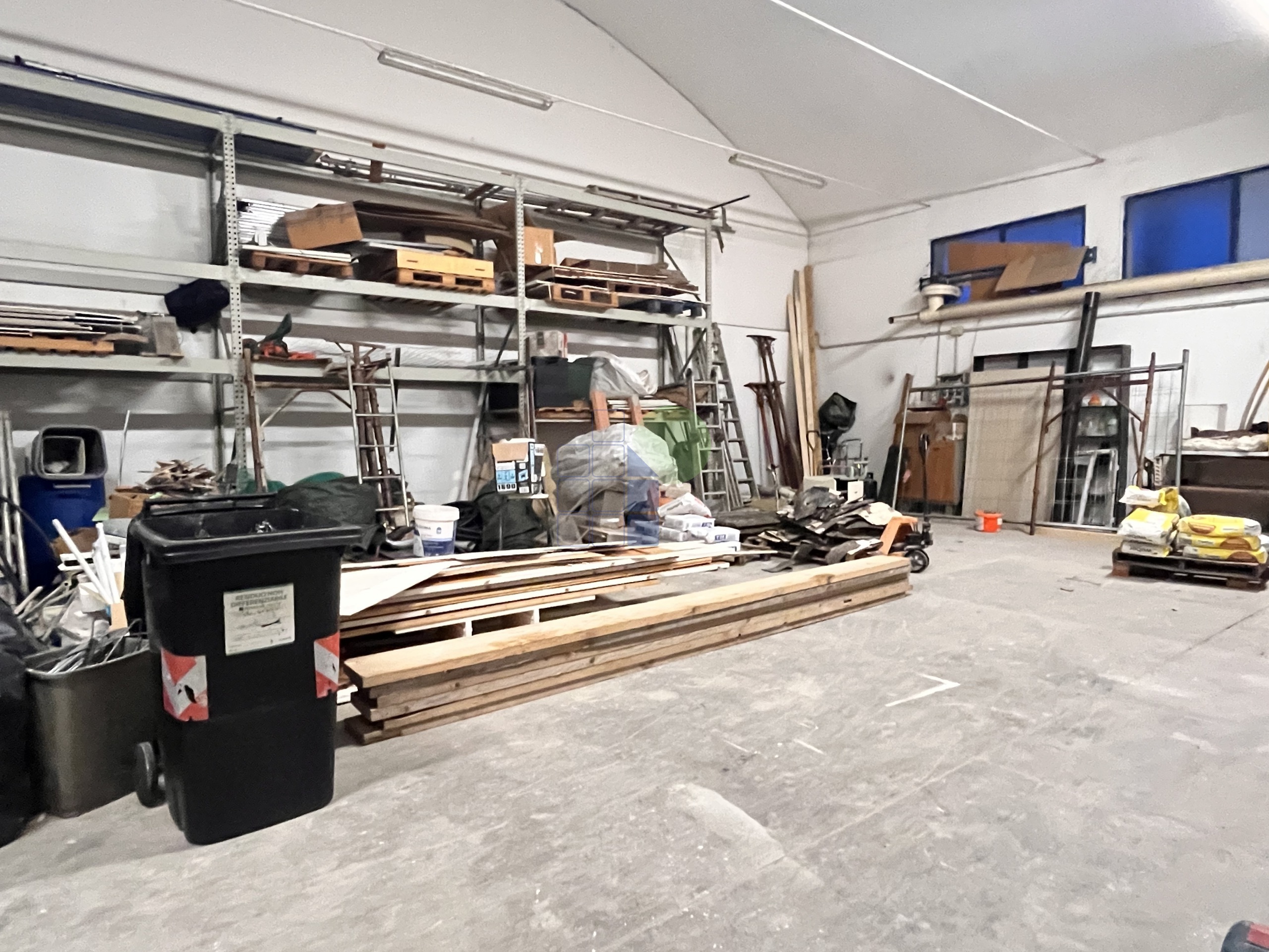 Immagine 10 di Attività artigianale in affitto  in Via L. da Vinci 10 a Livorno