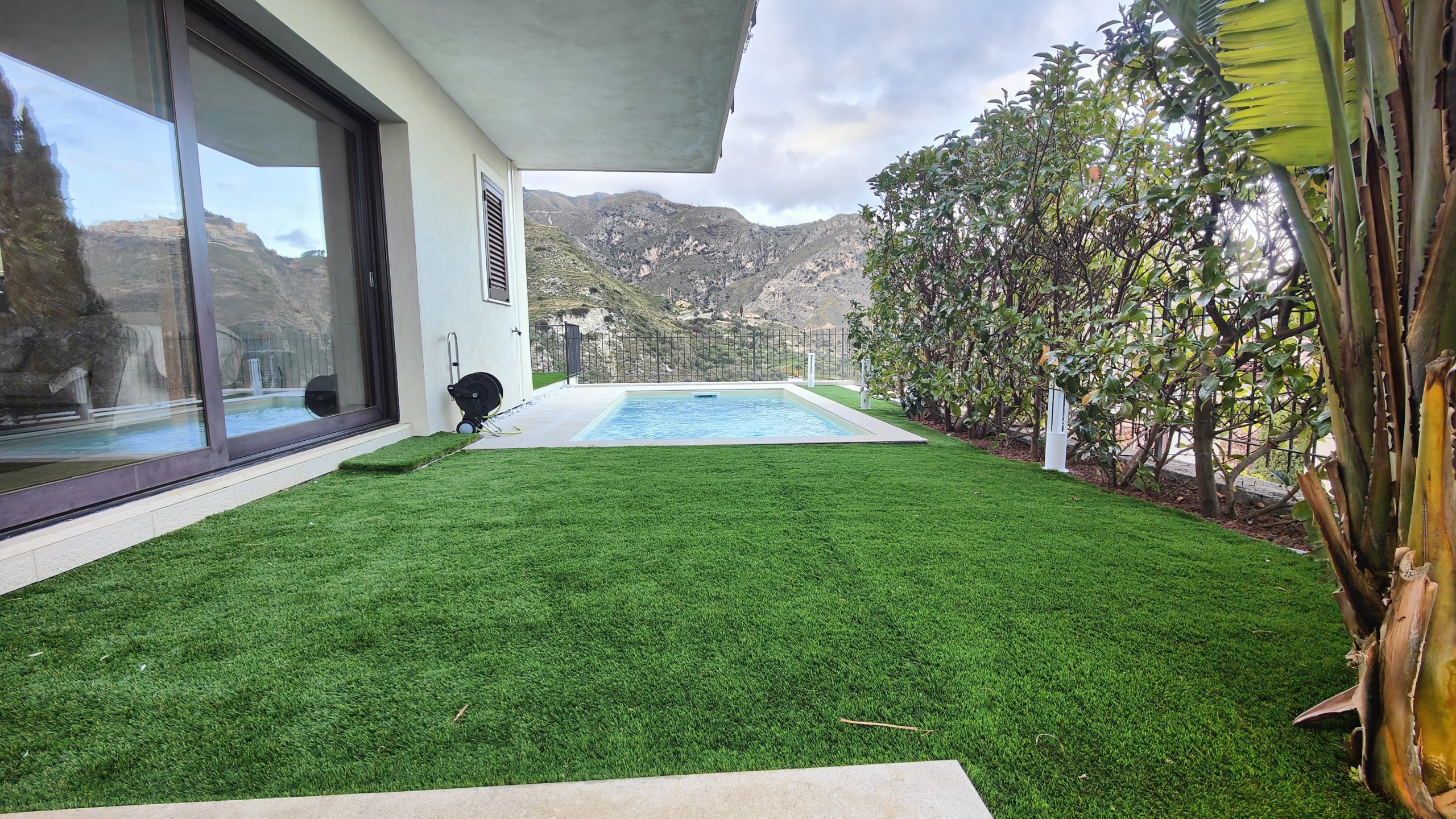 Immagine 6 di Villa in vendita  in c.da mastrissa snc a Taormina