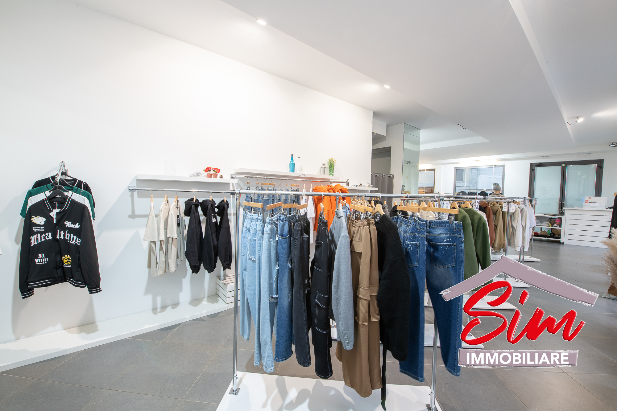 Immagine 6 di Locale commerciale in affitto  in Via Giuseppe Prina 44 a Novara