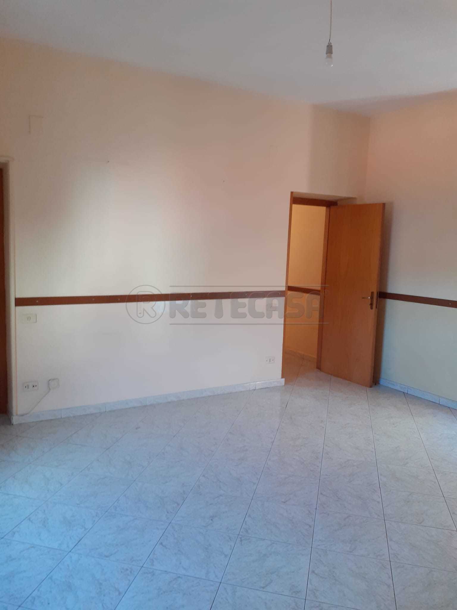 Immagine 3 di Trilocale in vendita  in via Ugo Pepe 4 a Salerno