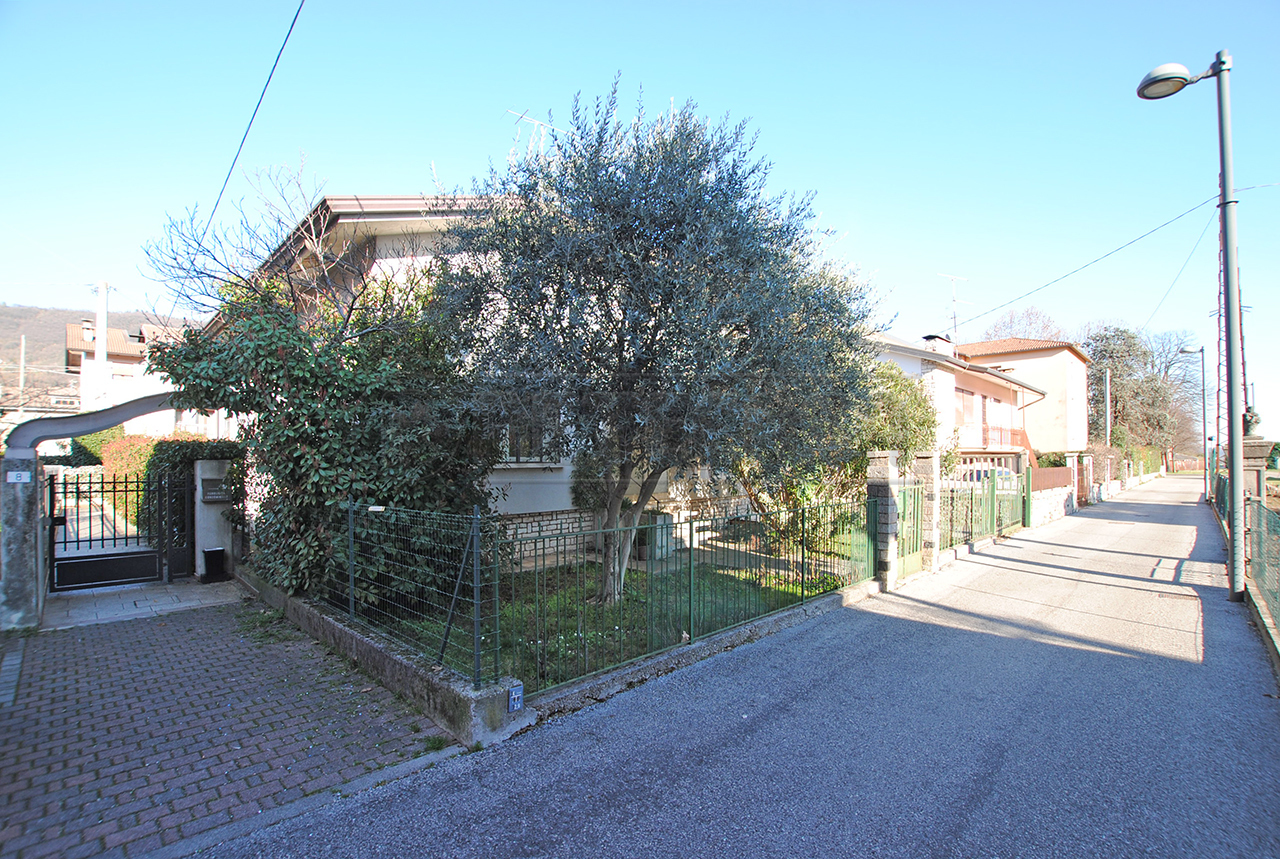 Immagine 3 di Casa indipendente in vendita  in Via San Francesco 6 a Cornedo Vicentino