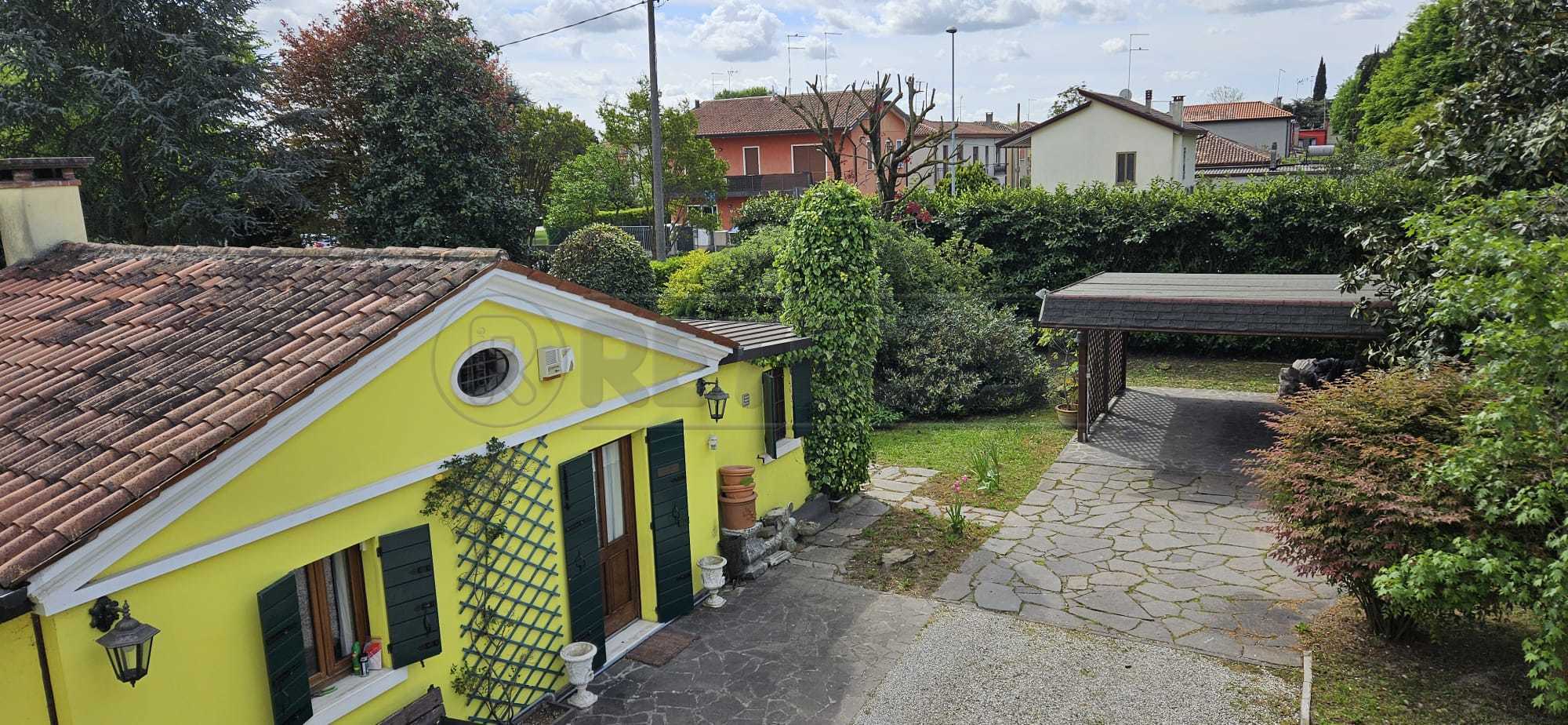 Immagine 40 di Villa in vendita  a Mirano
