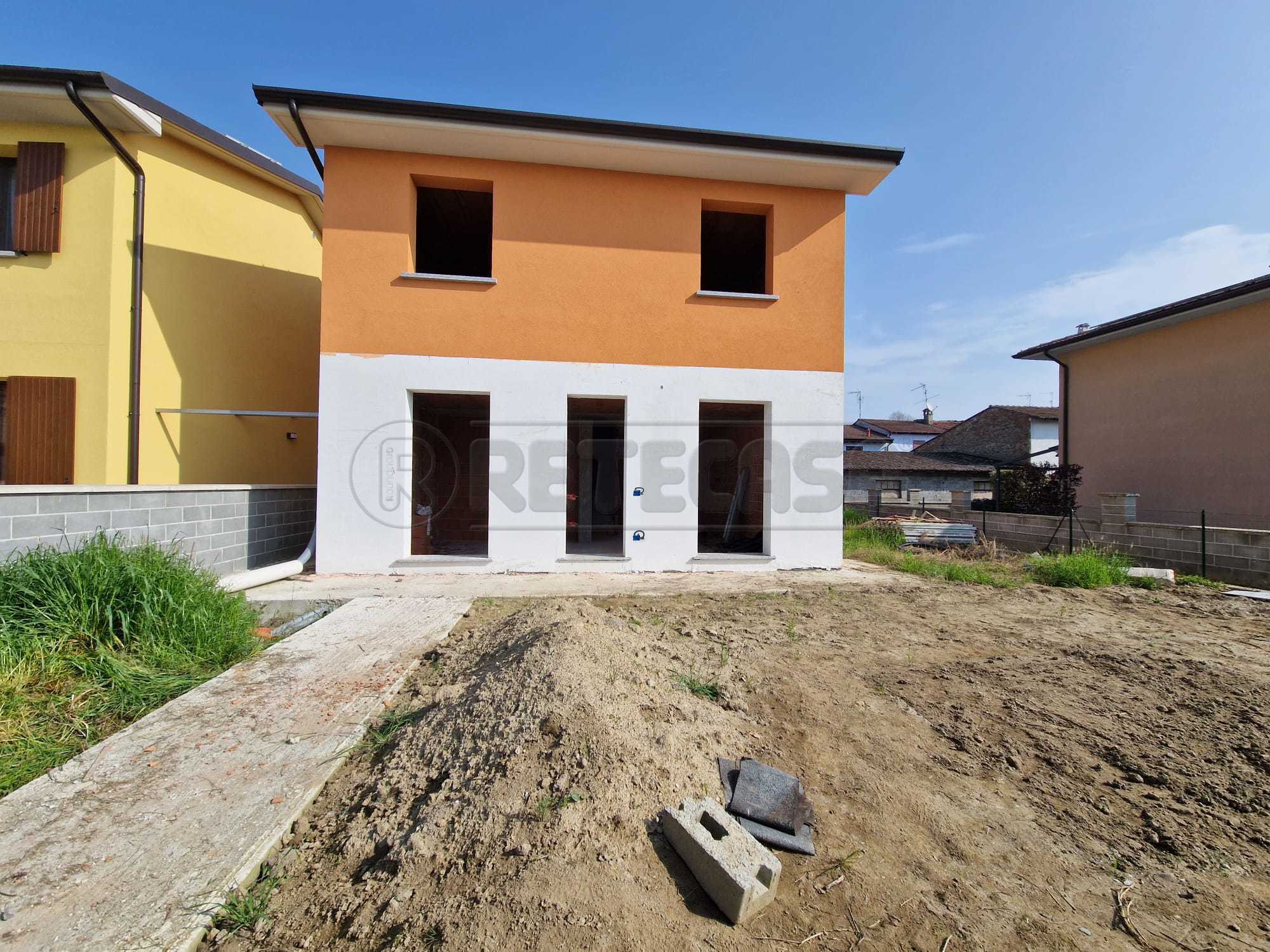 Immagine 2 di Villa in vendita  in Via della Bissolina a Pieve D'olmi