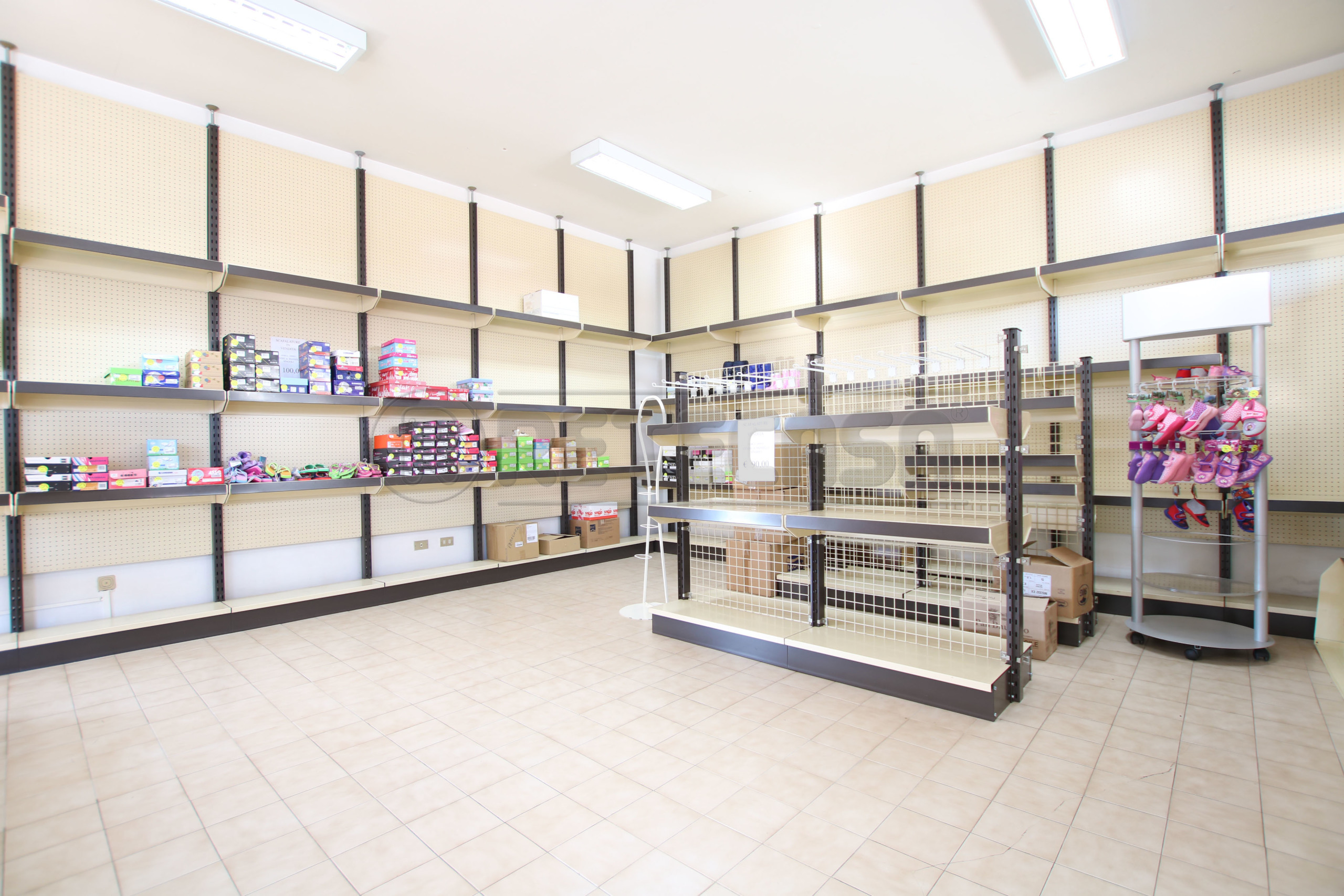 Immagine 8 di Locale commerciale in vendita  in Via Gaetano Salvemini 65 a Vicenza