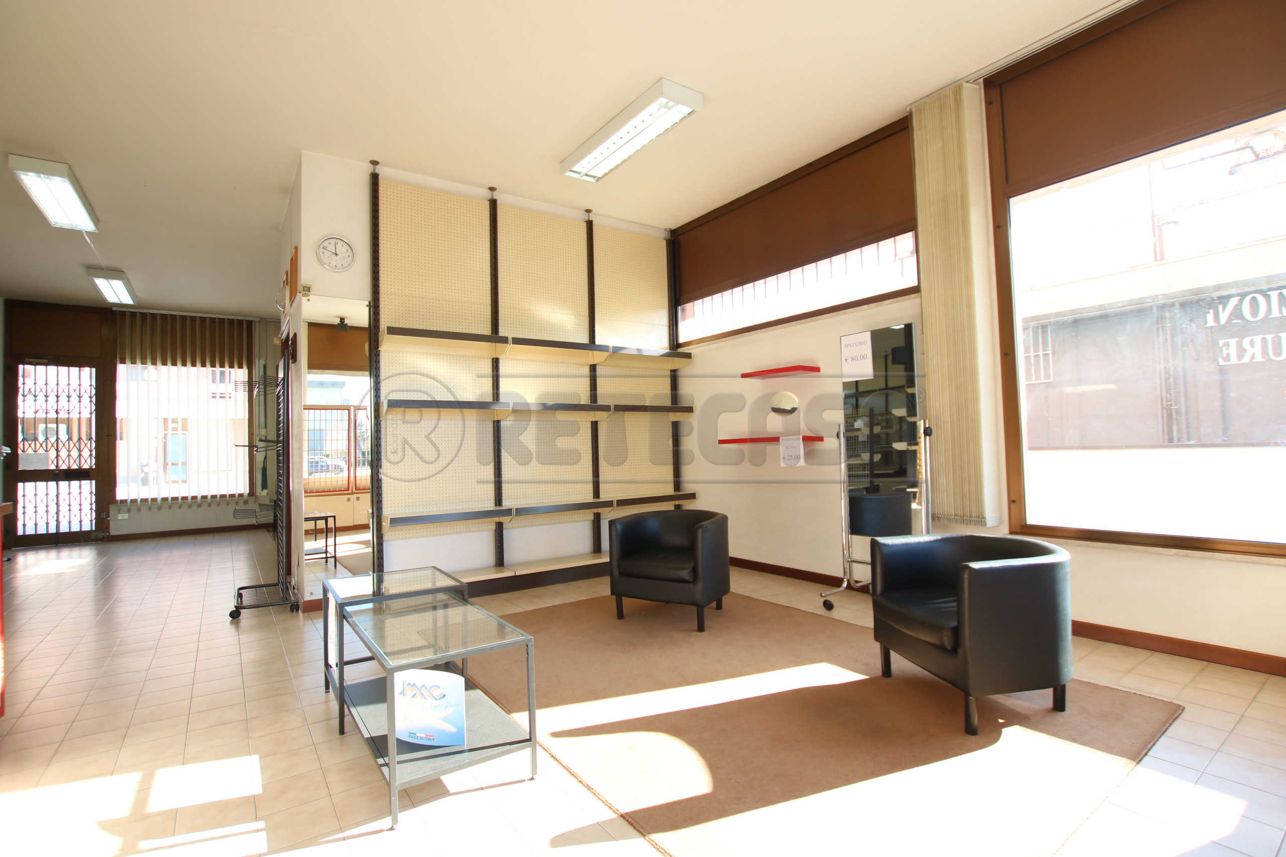 Immagine 15 di Locale commerciale in vendita  in Via Gaetano Salvemini 65 a Vicenza