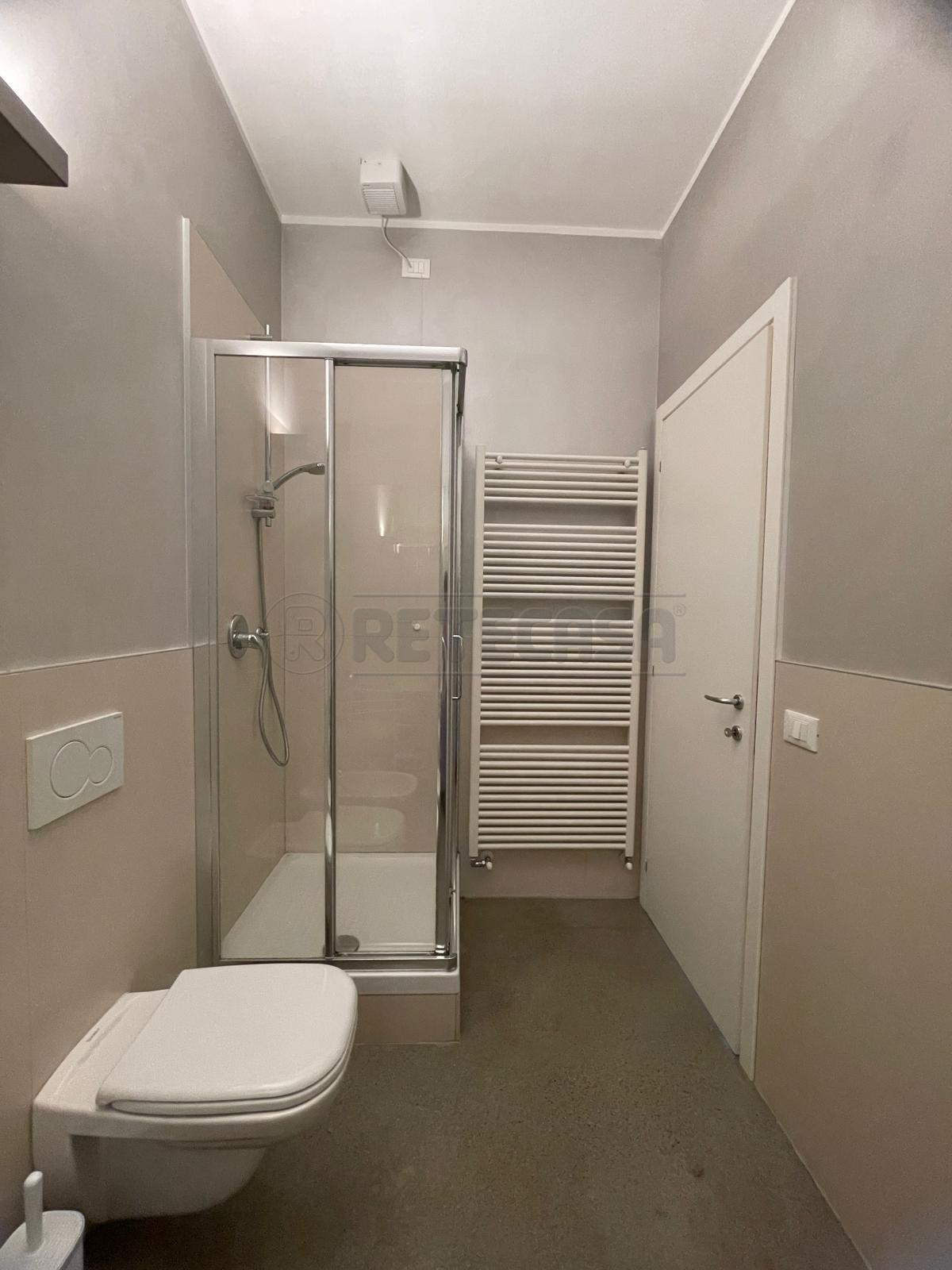 Immagine 13 di Bilocale in affitto  a Orio Al Serio