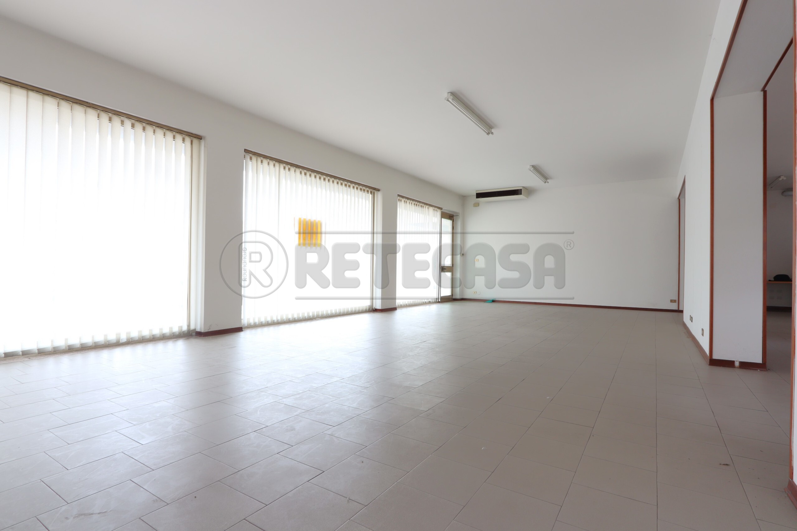 Immagine 4 di Locale commerciale in vendita  in Via S. Quasimodo a Grisignano Di Zocco