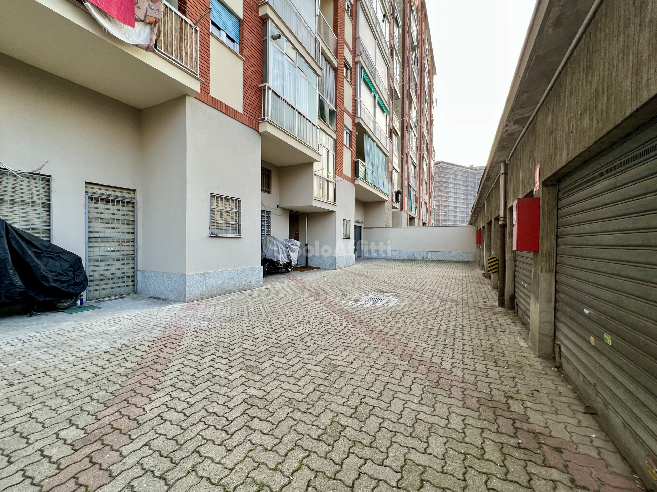 Immagine 5 di Garage in affitto  in Corso Orbassano 286 a Torino
