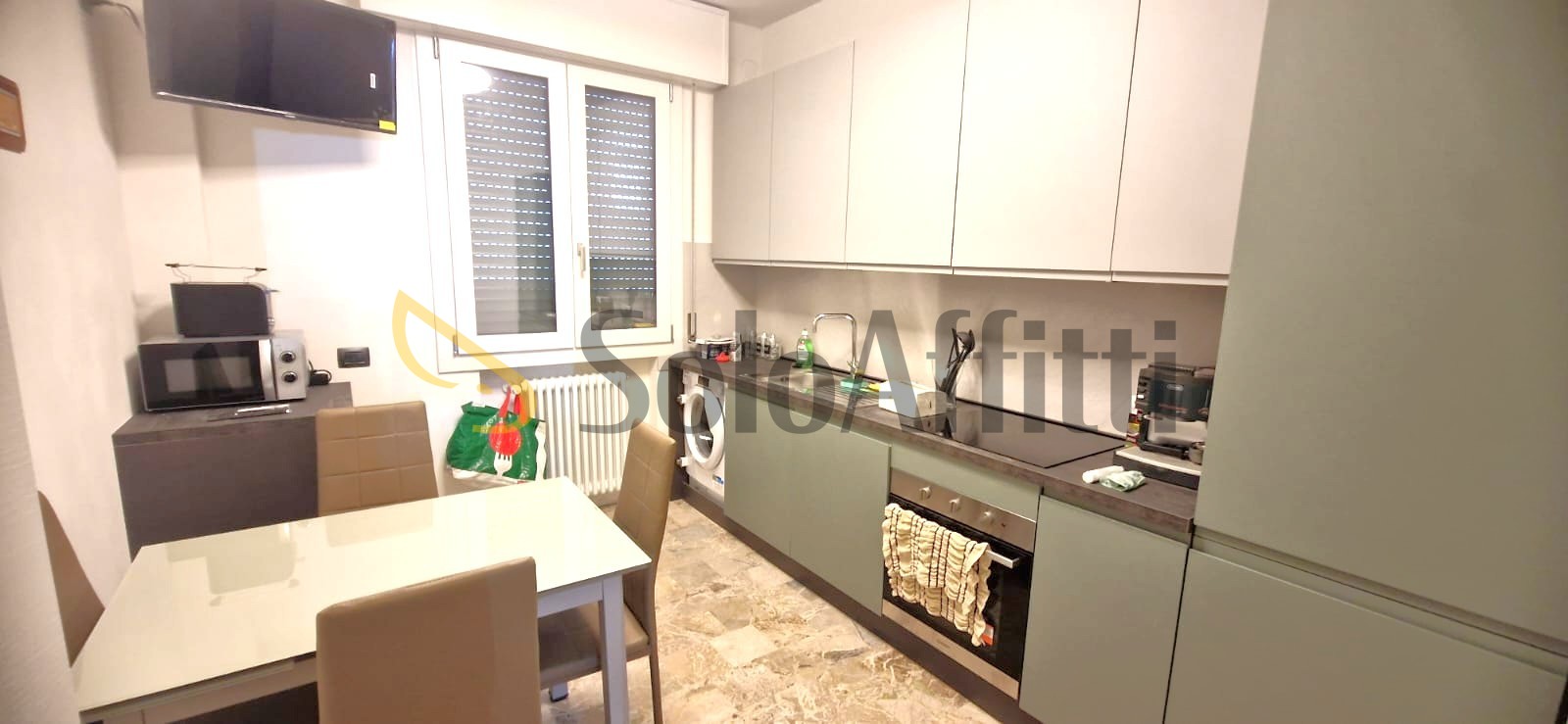 Immagine 4 di Stanza singola in affitto  a Carpi