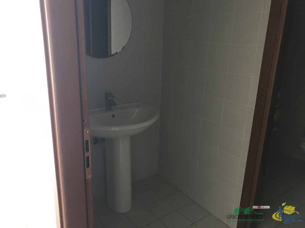 Immagine 9 di Locale commerciale in vendita  in via del giardinetto 6/d a Collecchio