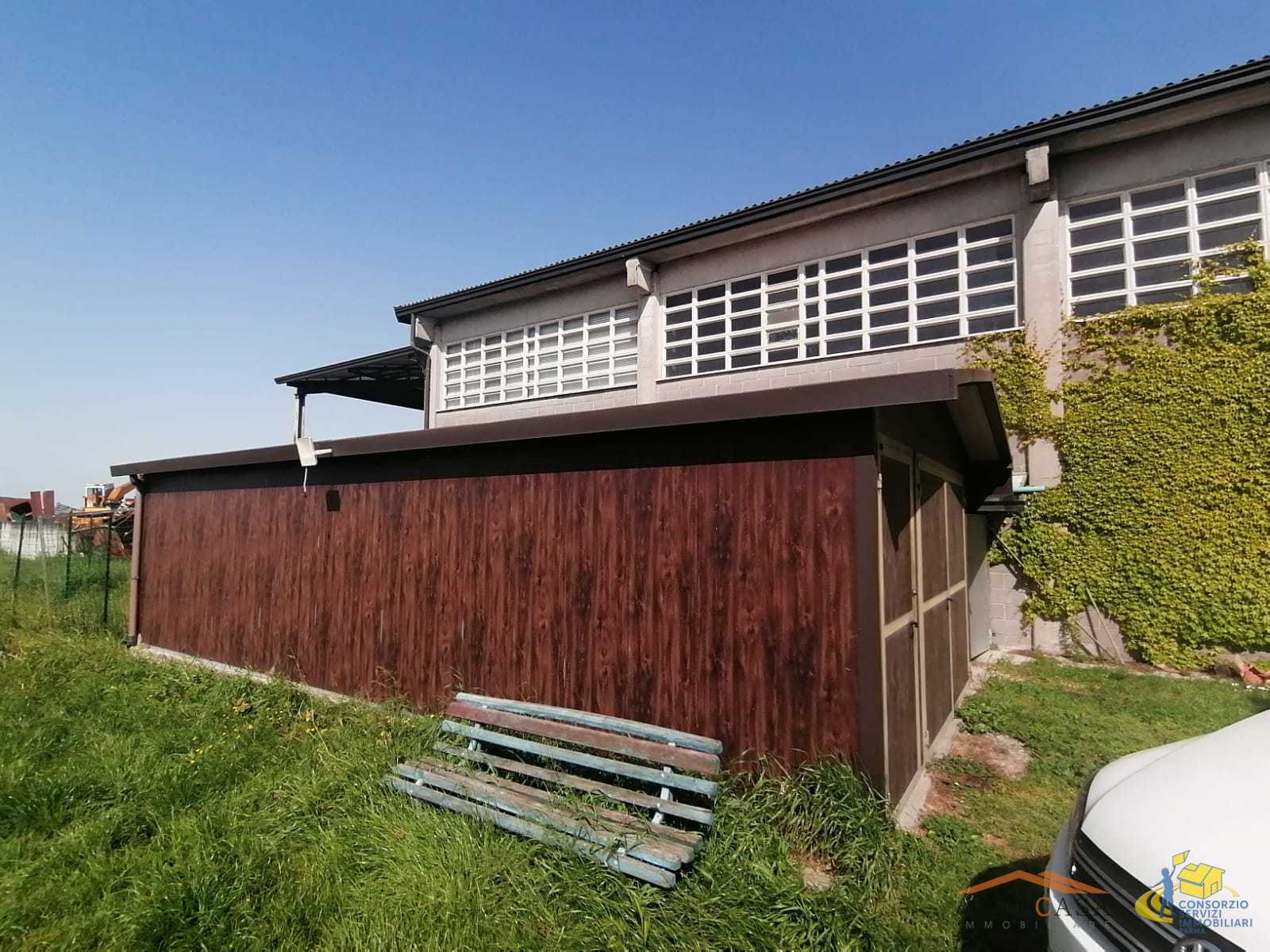 Immagine 10 di Casa bifamiliare in vendita  in Vi Cornetole a Poviglio