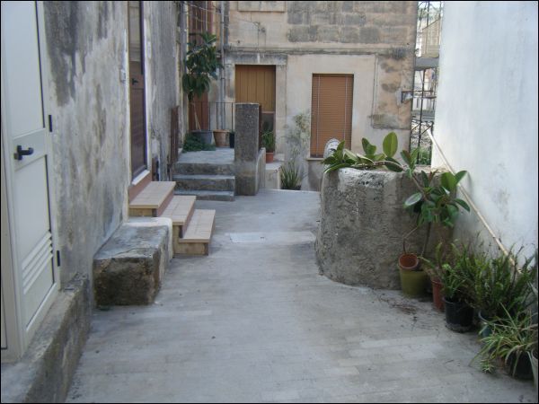 Immagine 1 di Porzione di casa in vendita  a Modica