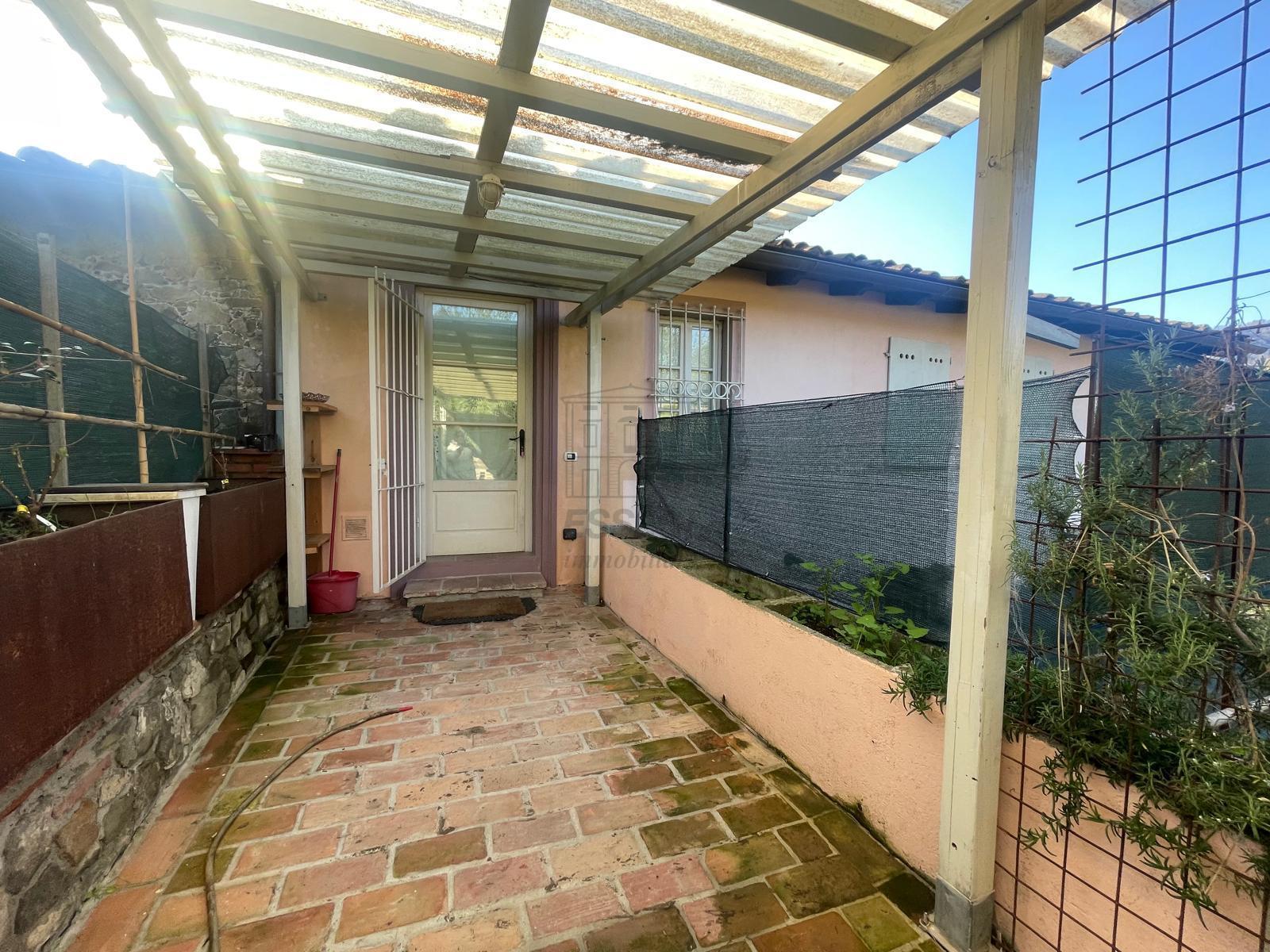 Immagine 19 di Rustico / casale in vendita  in Via dei bertolotti a Lucca