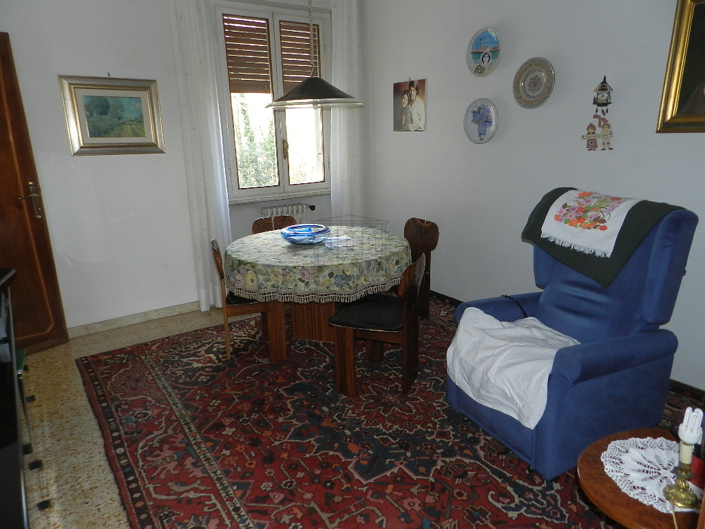 Immagine 6 di Villa in vendita  a Lucca