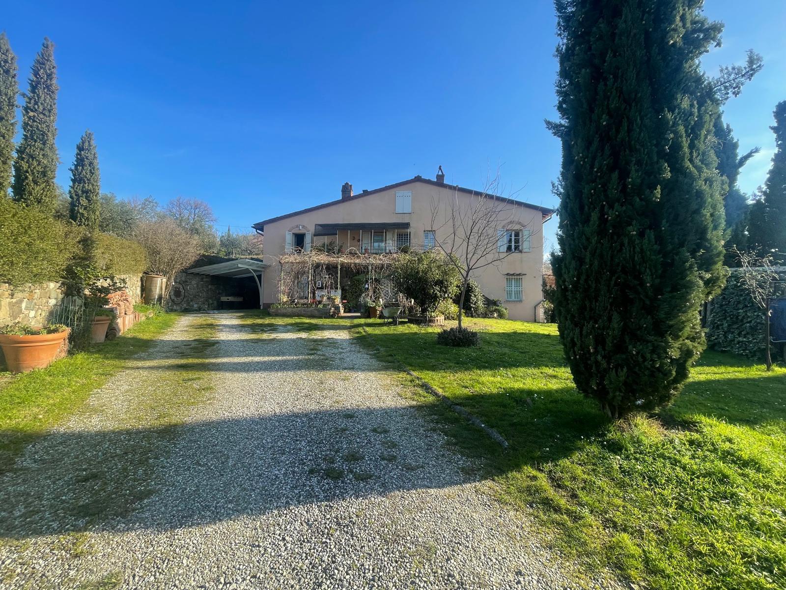 Immagine 4 di Rustico / casale in vendita  in Via dei bertolotti a Lucca