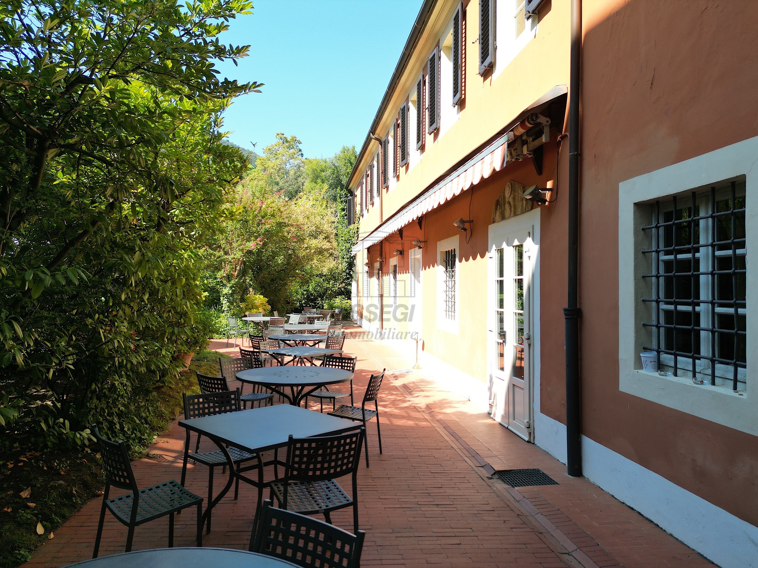 Immagine 23 di Albergo/B&B/Residence in vendita  in Via Nuova per Pisa a Lucca