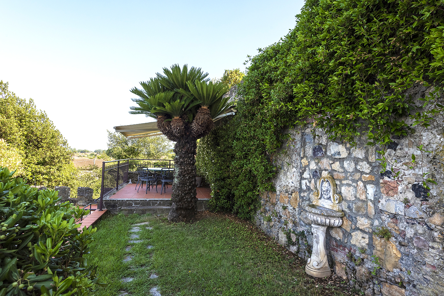 Immagine 16 di Casa semindipendente in vendita  a Ameglia