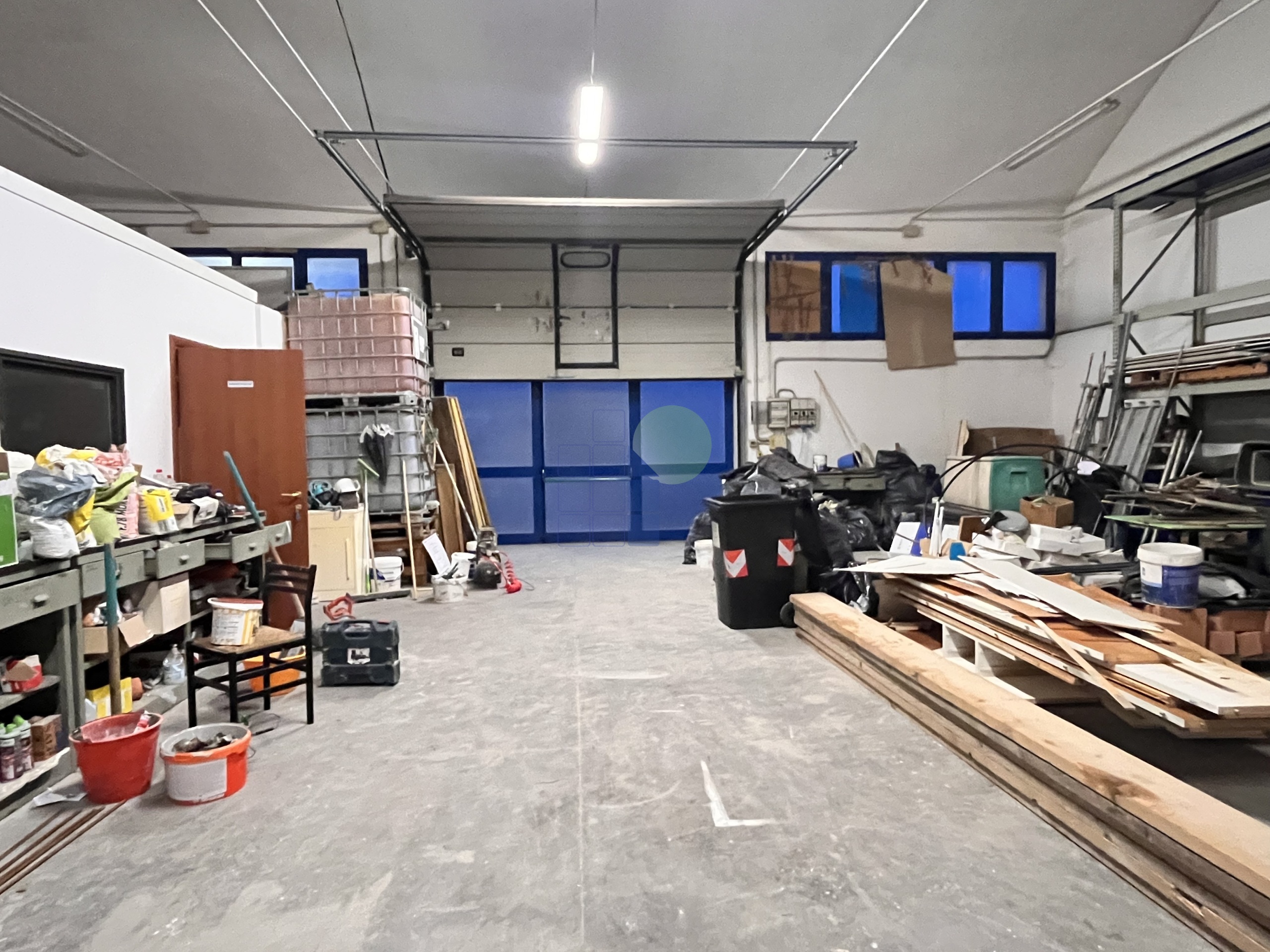 Immagine 5 di Attività artigianale in affitto  in Via L. da Vinci 10 a Livorno