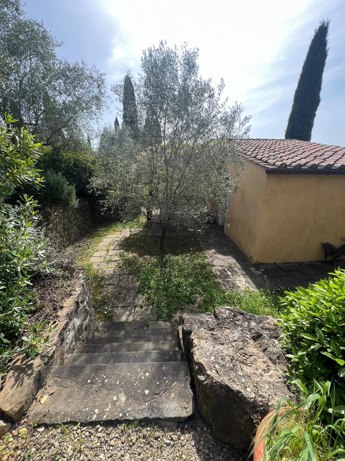 Immagine 76 di Porzione di casa in vendita  in Via di Vingone a Scandicci