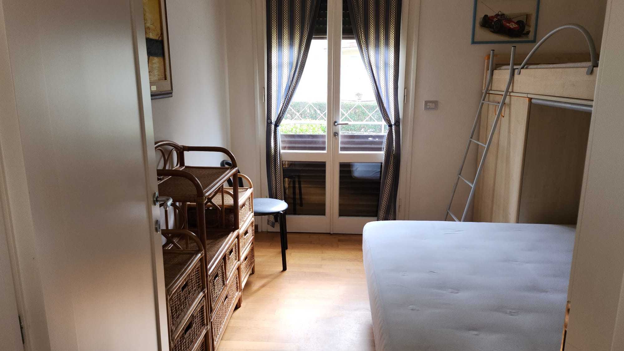 Immagine 31 di Appartamento in vendita  a Viareggio