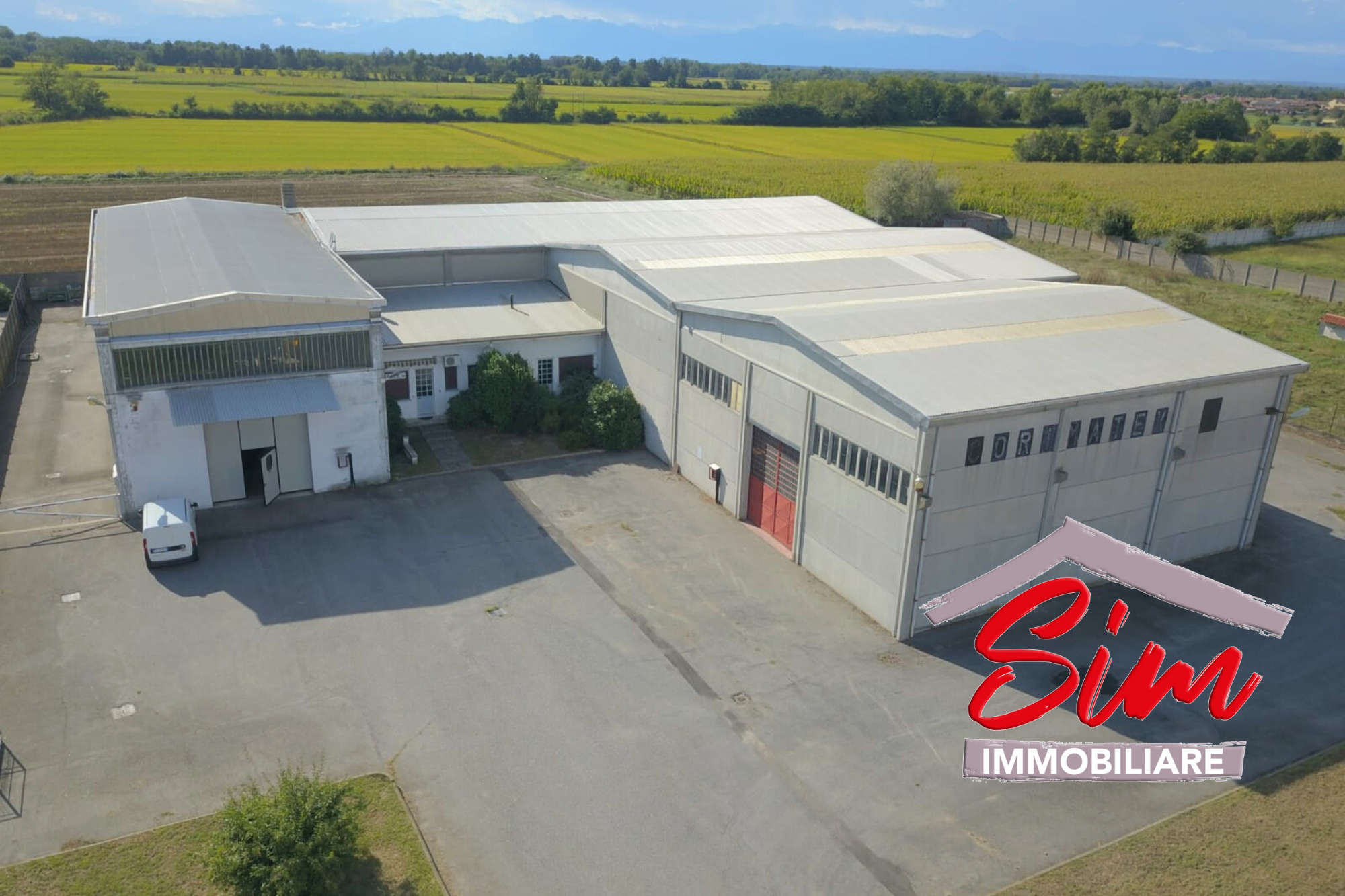 Immagine 21 di Locale commerciale in vendita  in Strada statale 229 del Lago d'Ortatrada provincial sn a Caltignaga