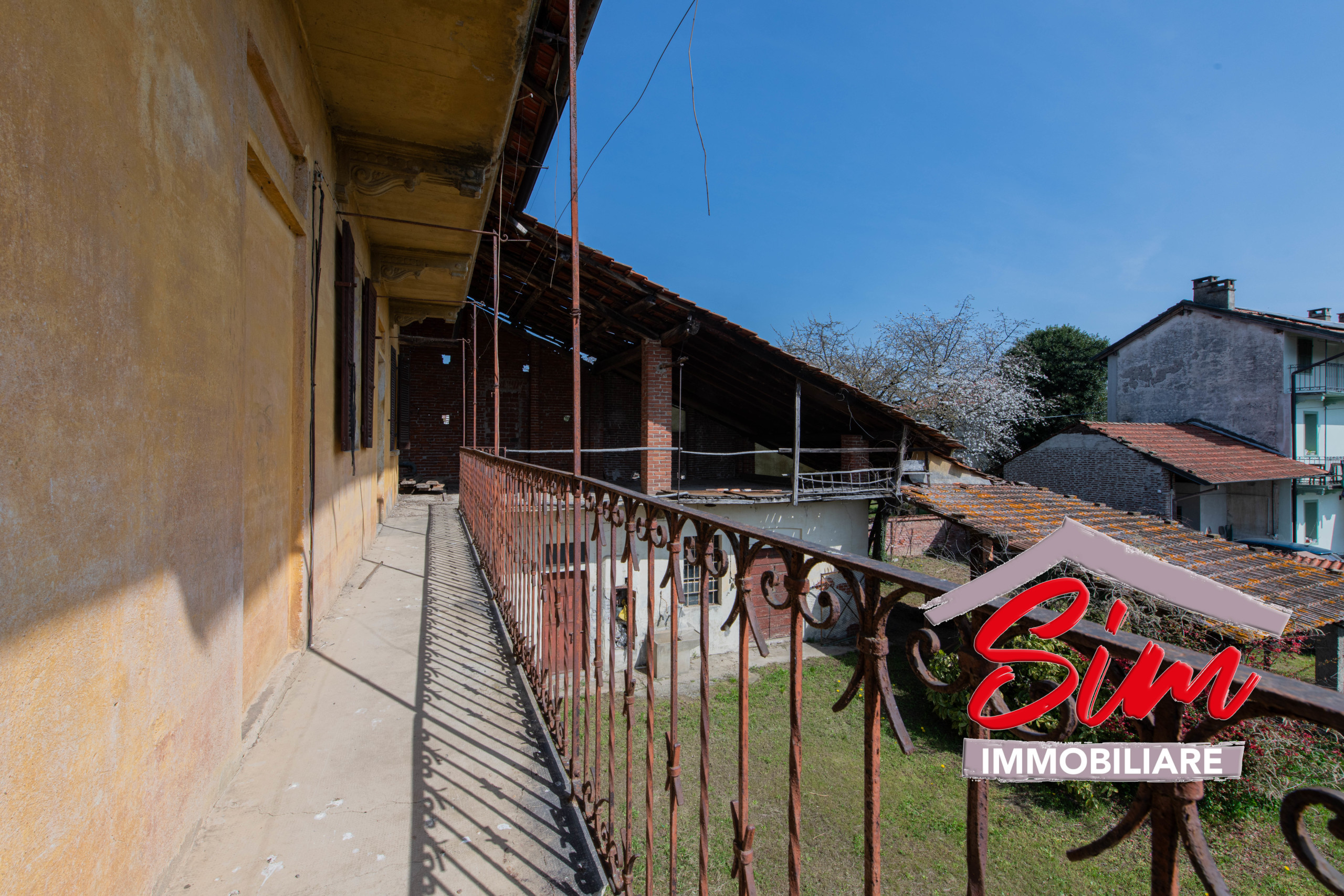 Immagine 12 di Rustico / casale in vendita  in Via Roma sn a Fara Novarese