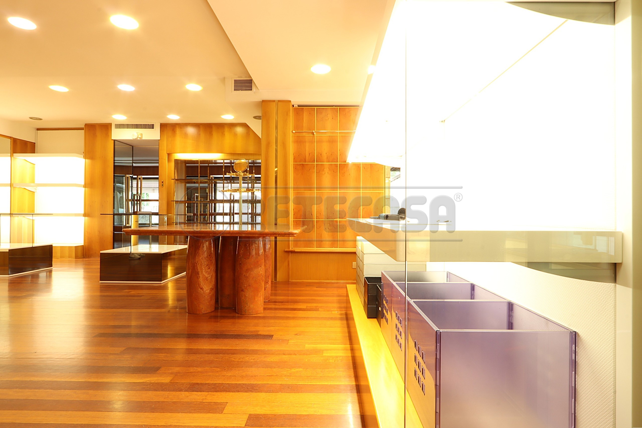 Immagine 2 di Locale commerciale in affitto  a Camisano Vicentino