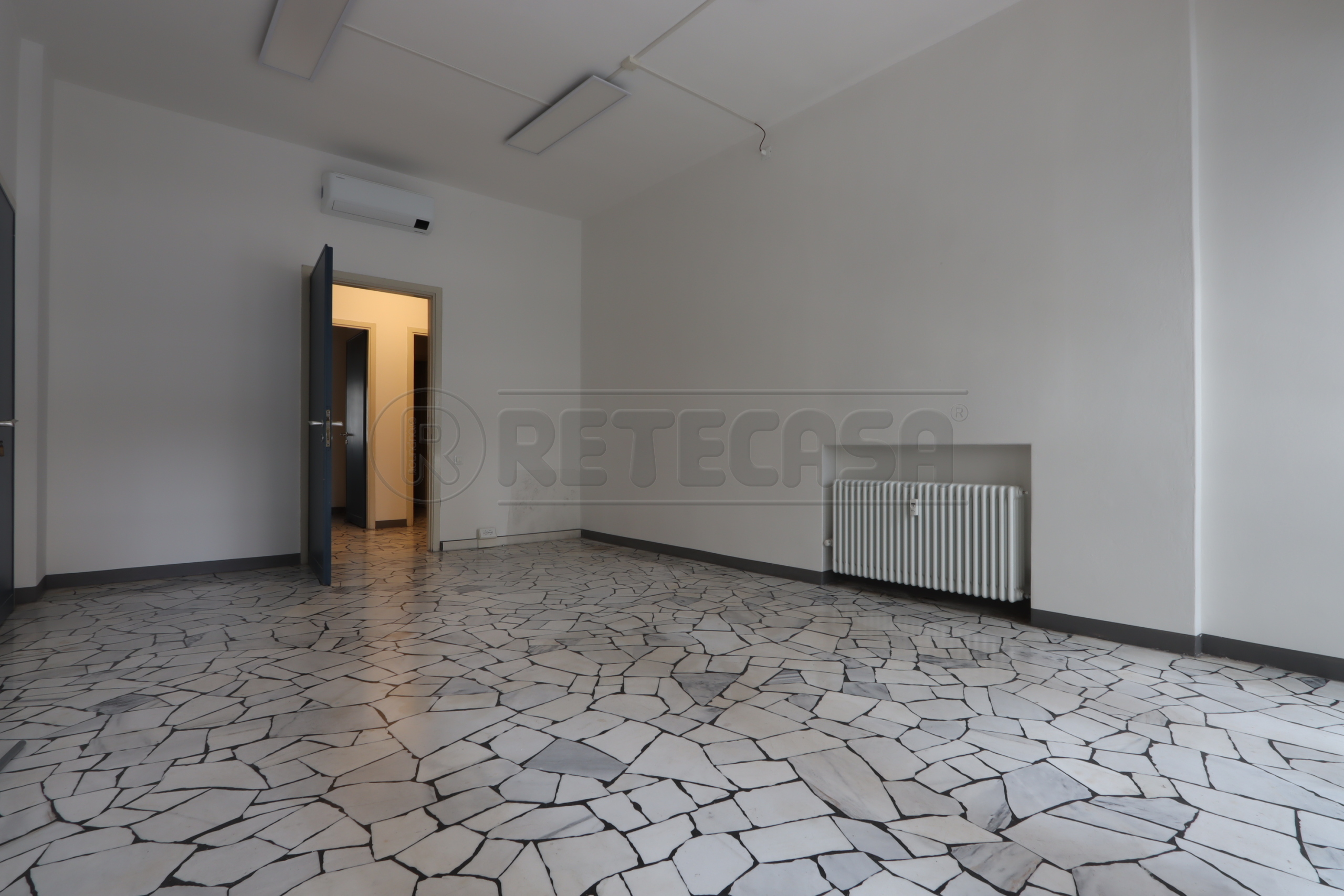 Immagine 27 di Ufficio in affitto  in Viale Milano 56 a Vicenza