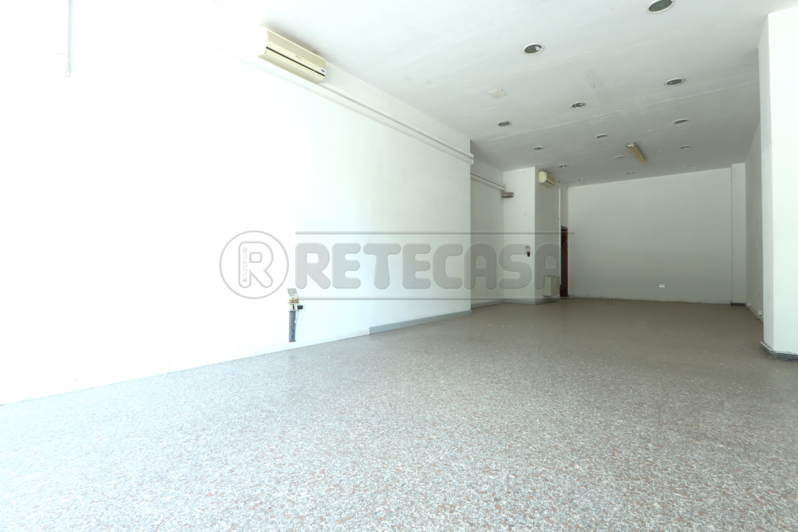 Immagine 33 di Locale commerciale in vendita  in Viale Giuseppe Verdi 32 a Vicenza