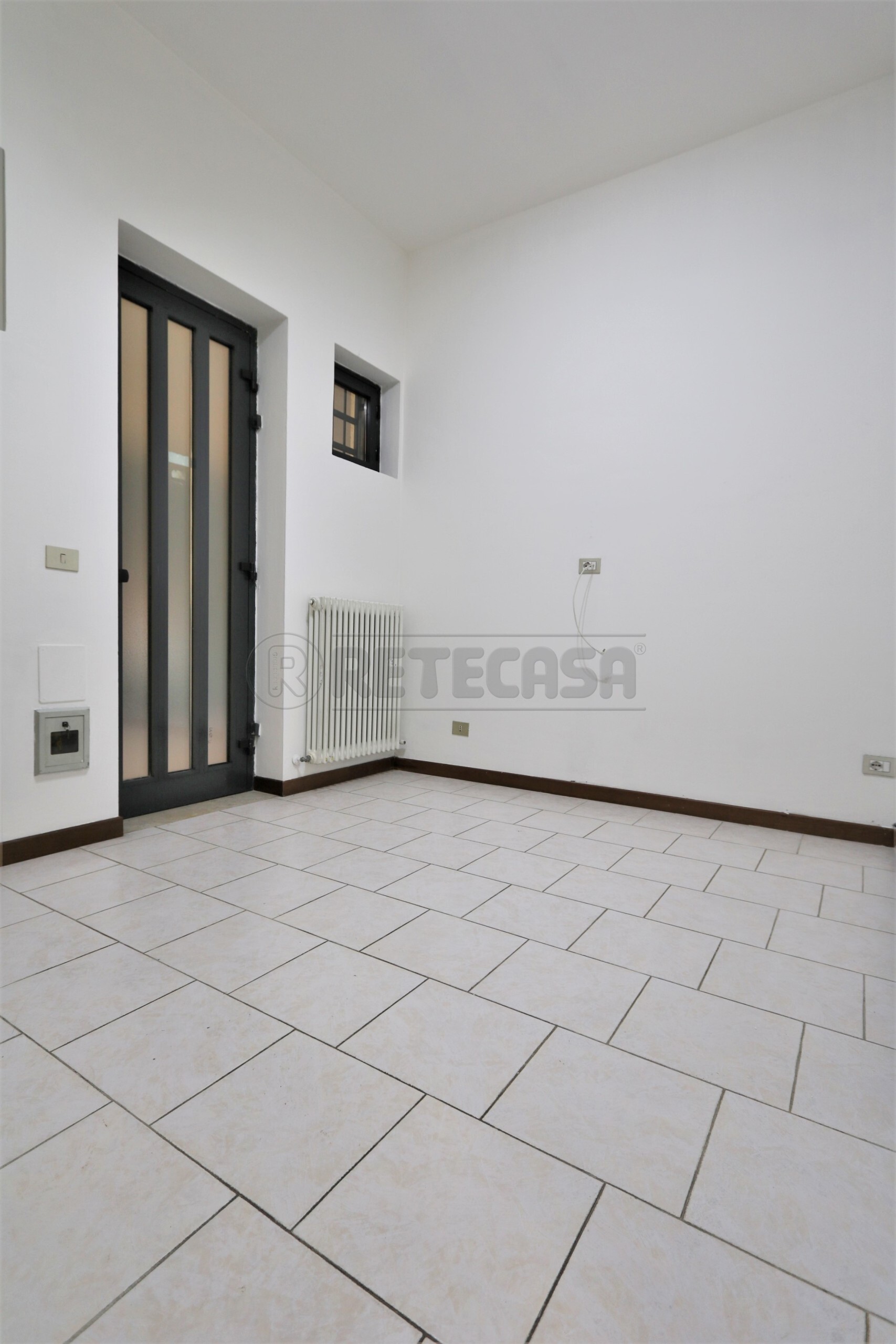 Immagine 15 di Locale commerciale in vendita  a Vicenza