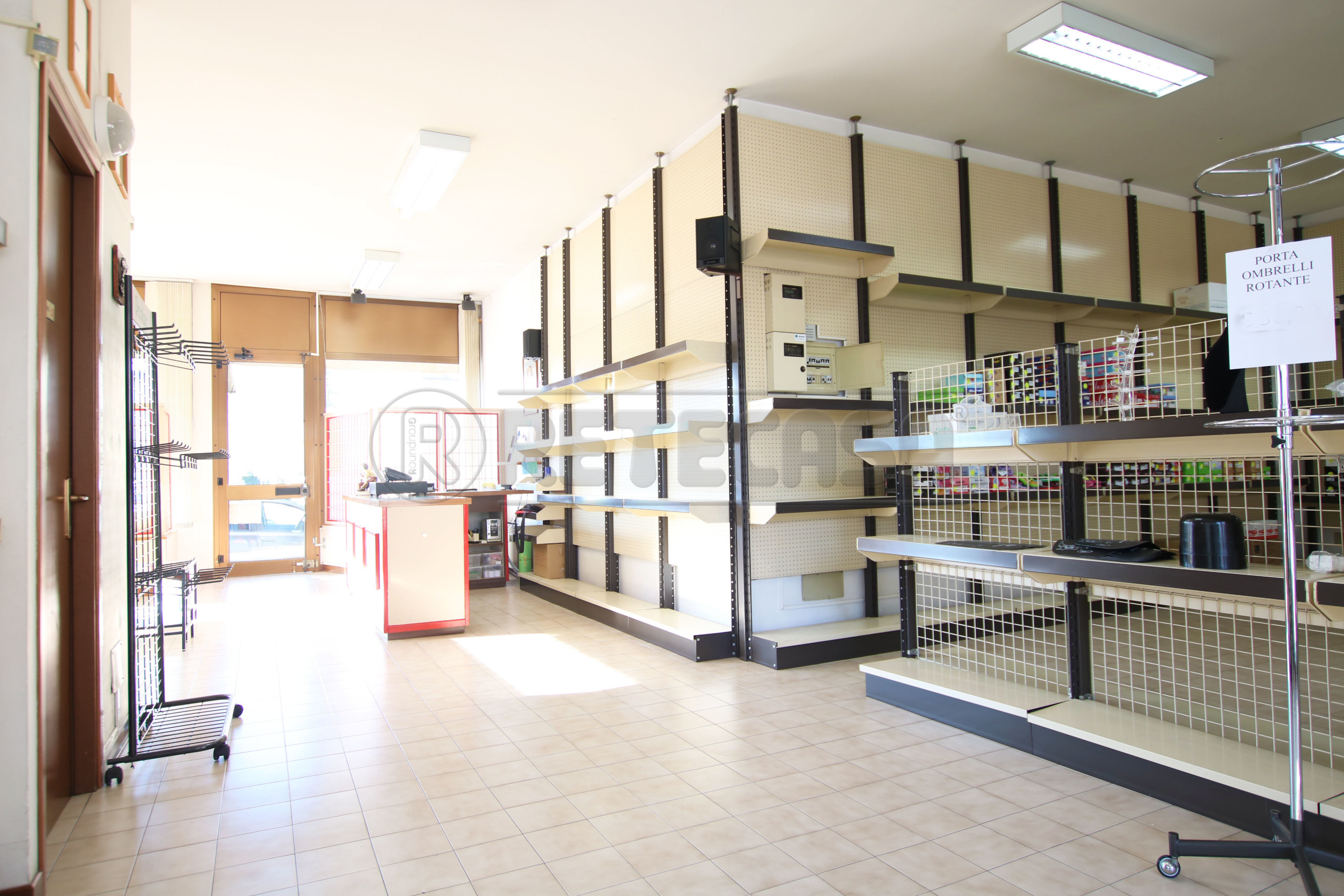 Immagine 10 di Locale commerciale in vendita  in Via Gaetano Salvemini 65 a Vicenza