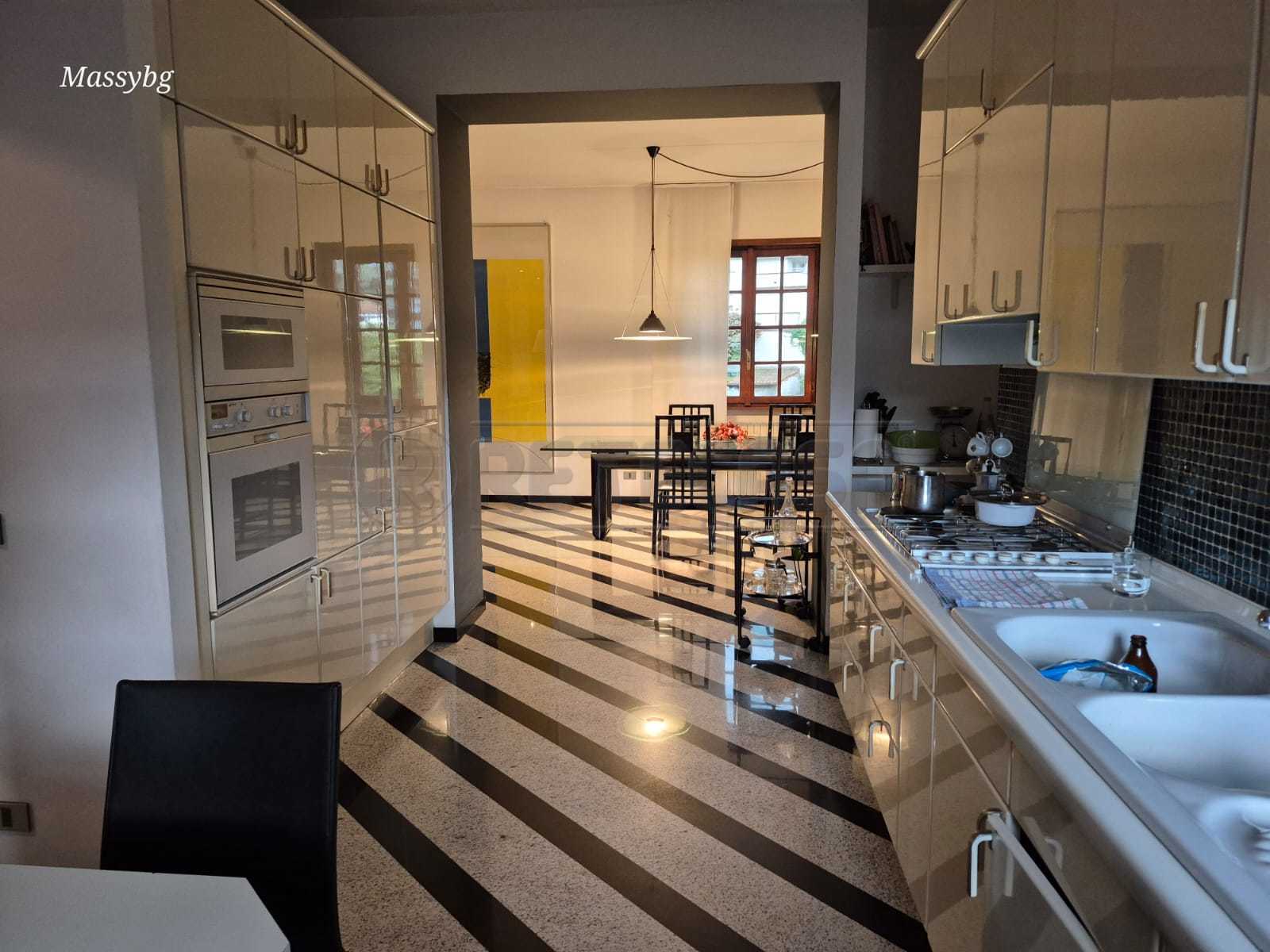 Immagine 5 di Villa in vendita  a Torre De' Roveri