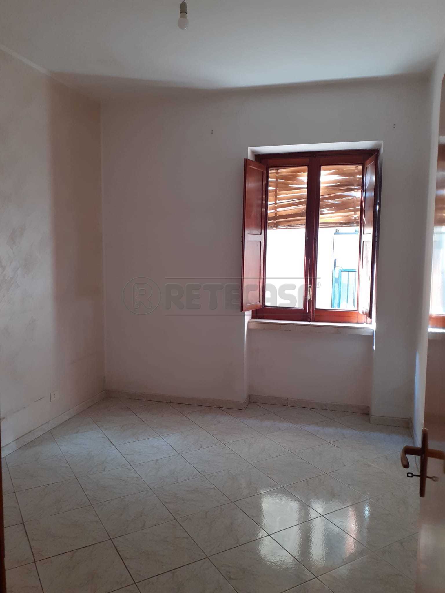 Immagine 5 di Trilocale in vendita  in via Ugo Pepe 4 a Salerno