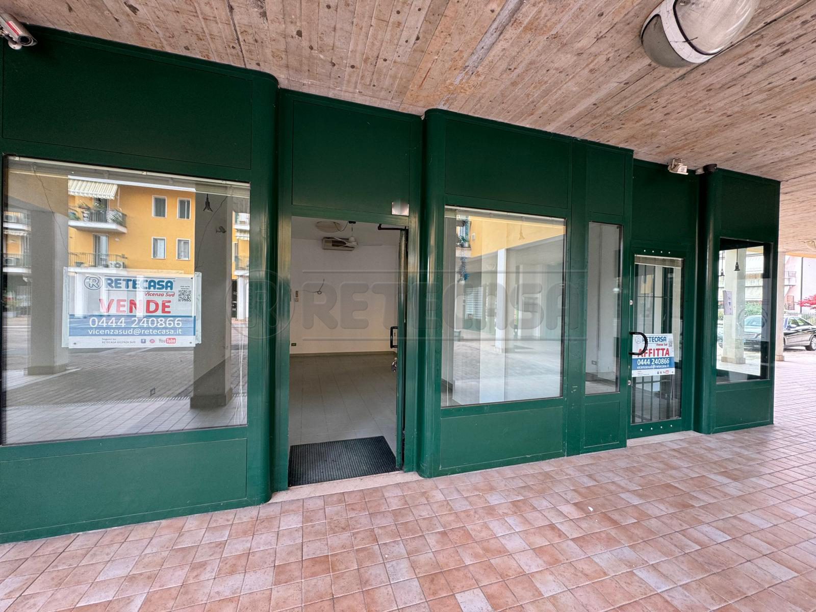 Immagine 25 di Locale commerciale in vendita  in Via Monte Lungo a Arcugnano