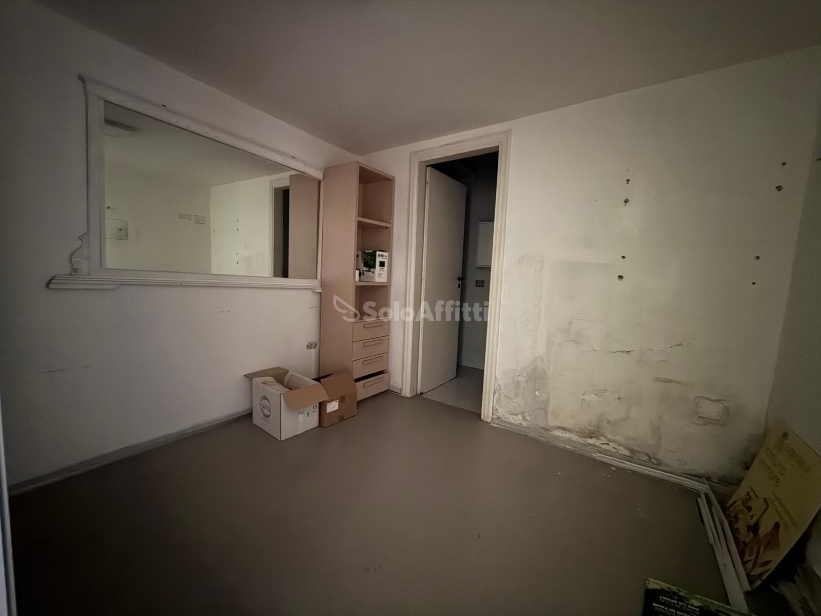 Immagine 6 di Locale commerciale in affitto  in Via Renato de Martino 4 a Caserta