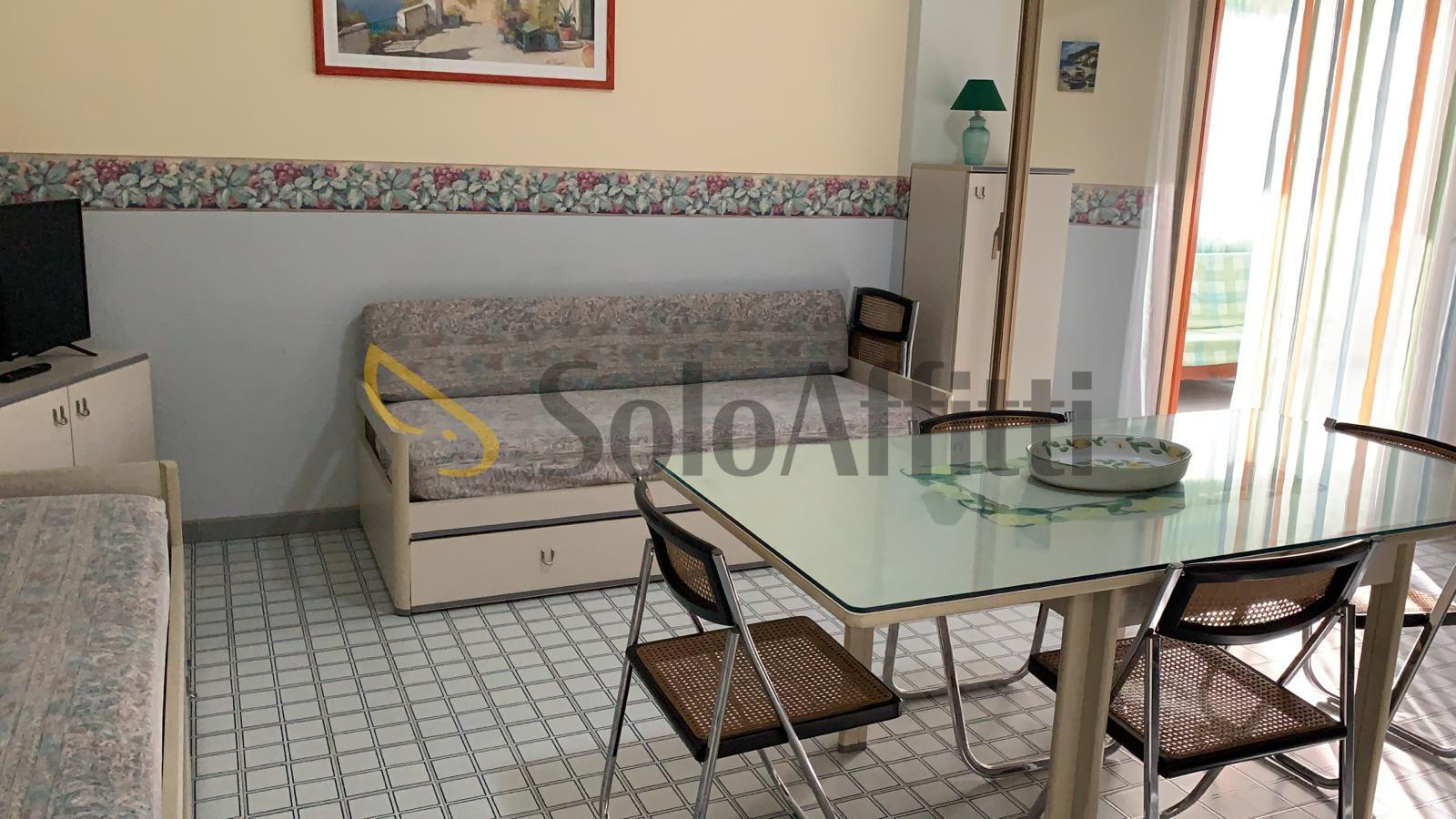 Immagine 30 di Bilocale in affitto  a Giardini-Naxos