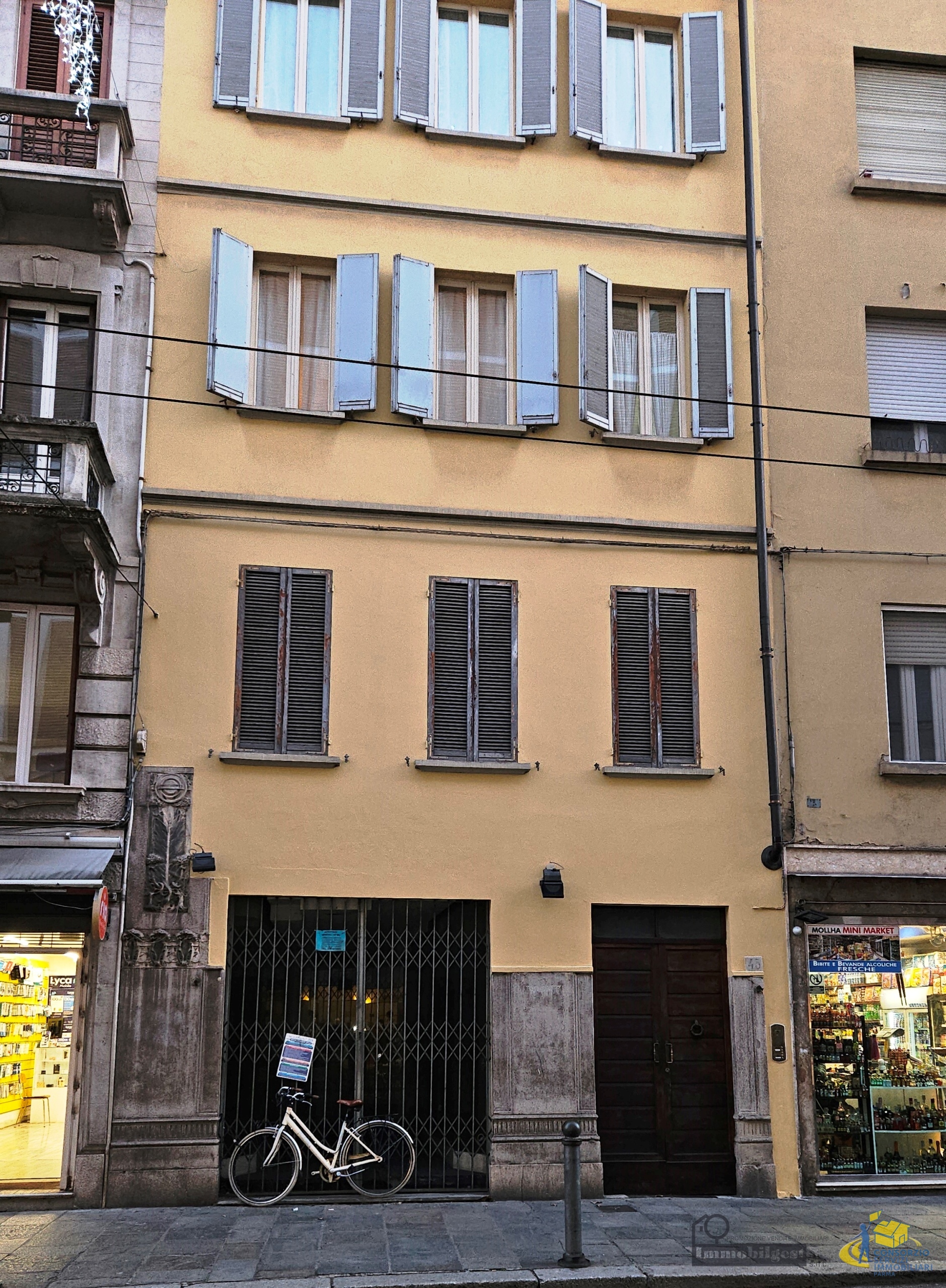 Immagine 12 di Trilocale in vendita  in Strada Garibaldi 45 a Parma