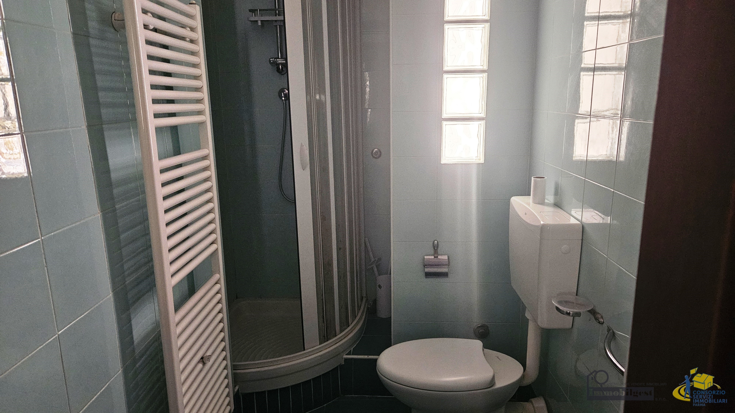 Immagine 12 di Trilocale in vendita  in Strada Garibaldi 45 a Parma