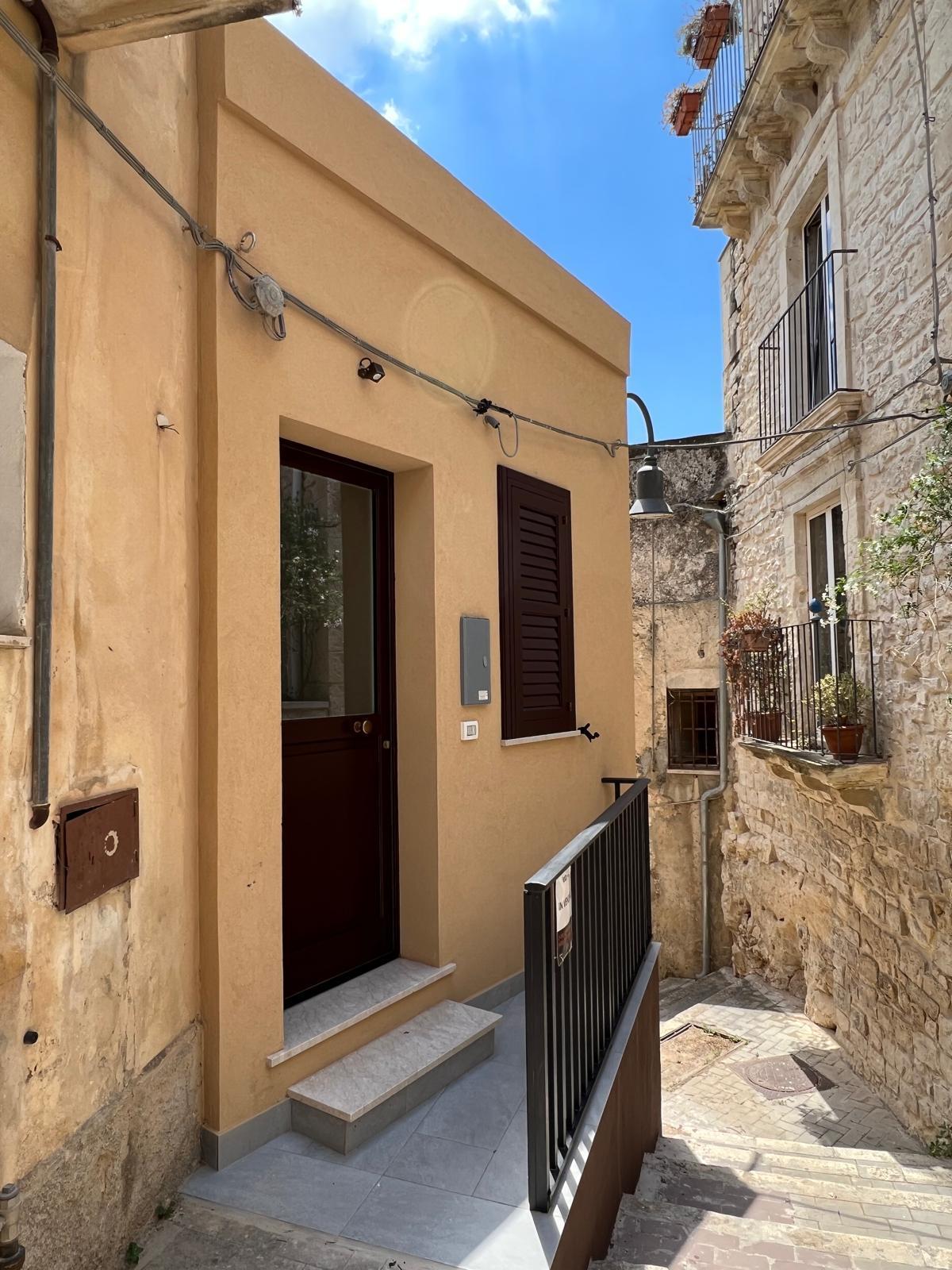 Immagine 7 di Casa indipendente in vendita  in Via Leni 4 a Modica