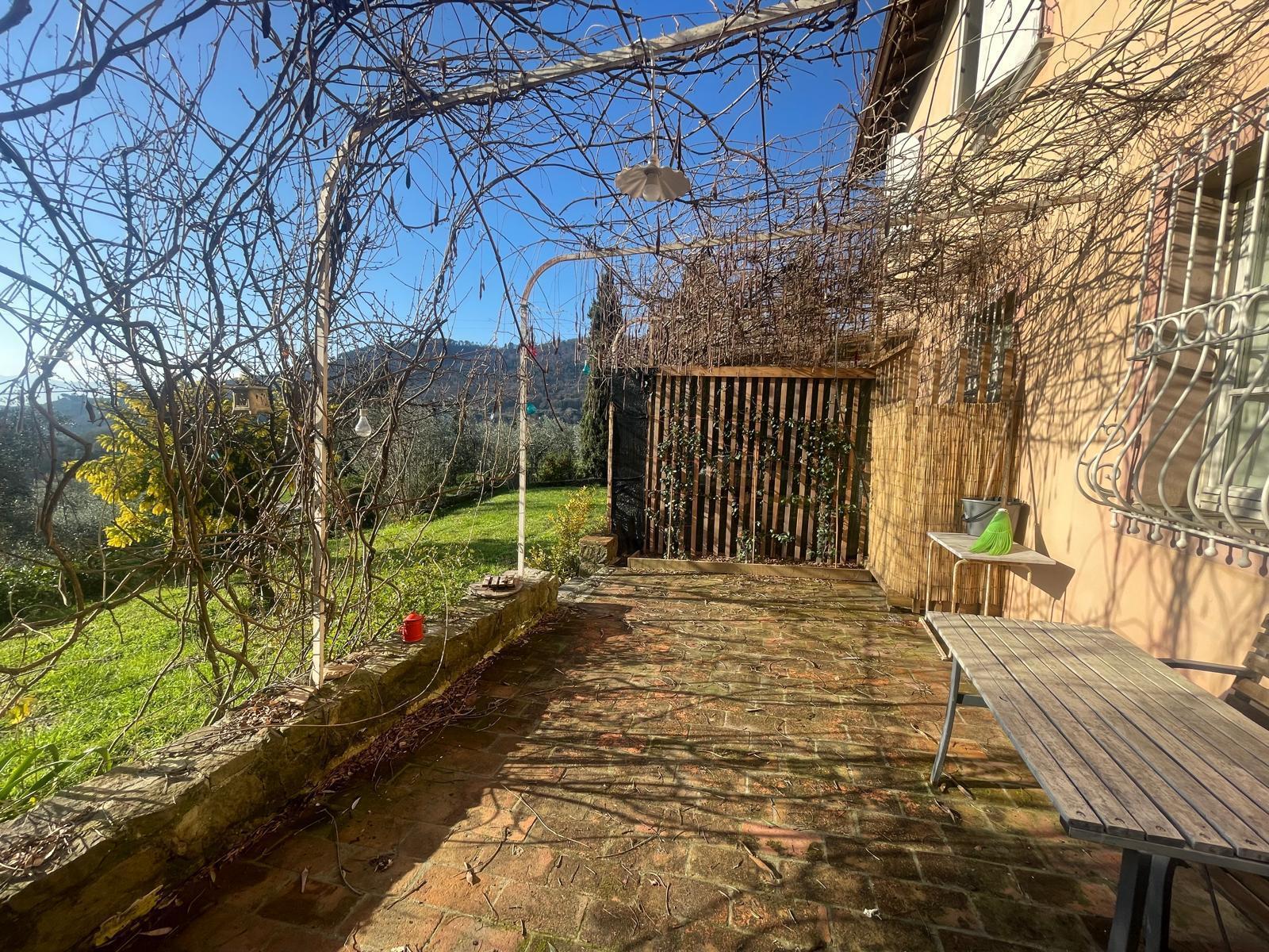 Immagine 5 di Rustico / casale in vendita  in Via dei bertolotti a Lucca