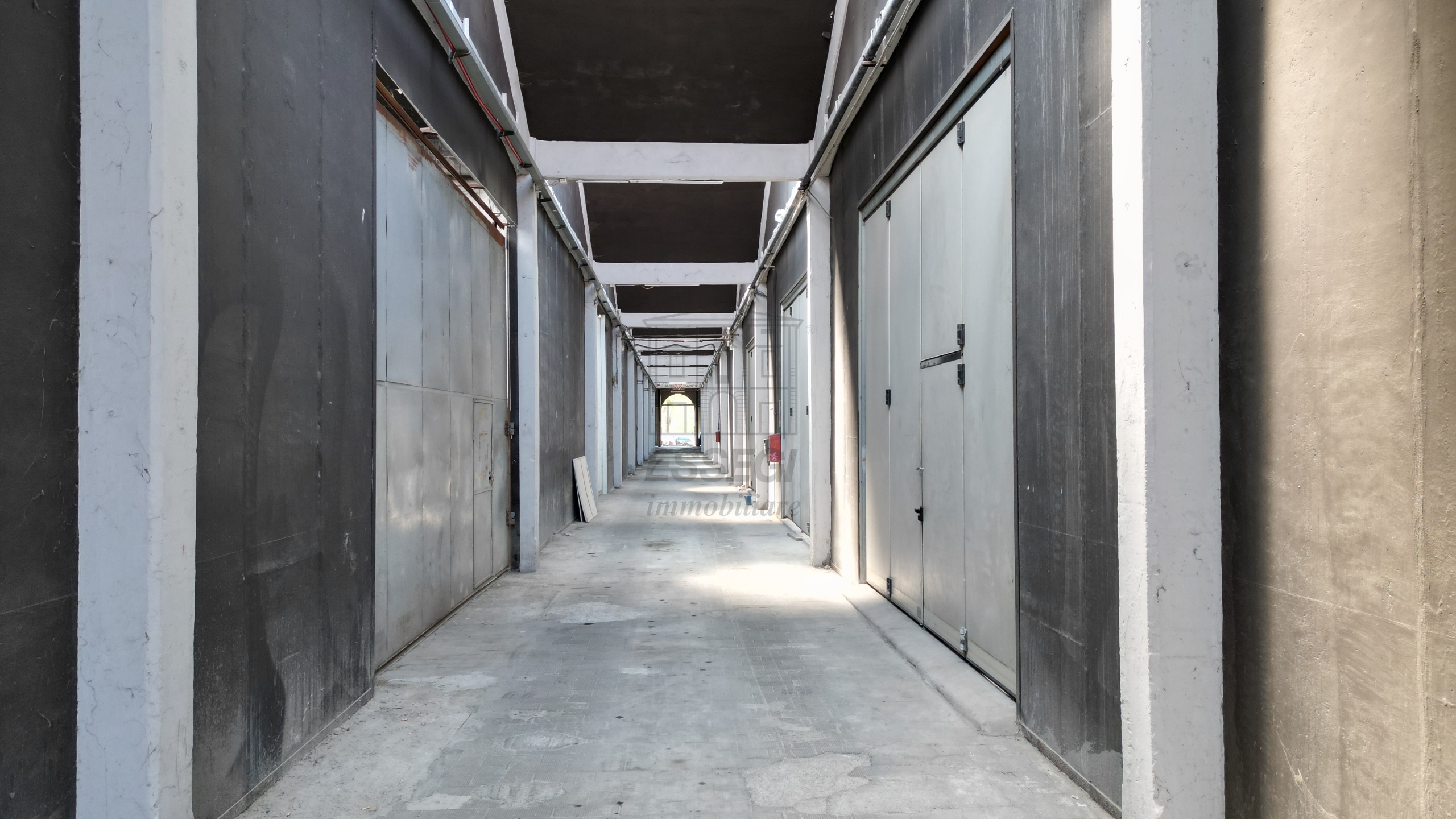 Immagine 7 di Attività artigianale in vendita  in Via della Chiesa di Saltocchio 171 a Lucca