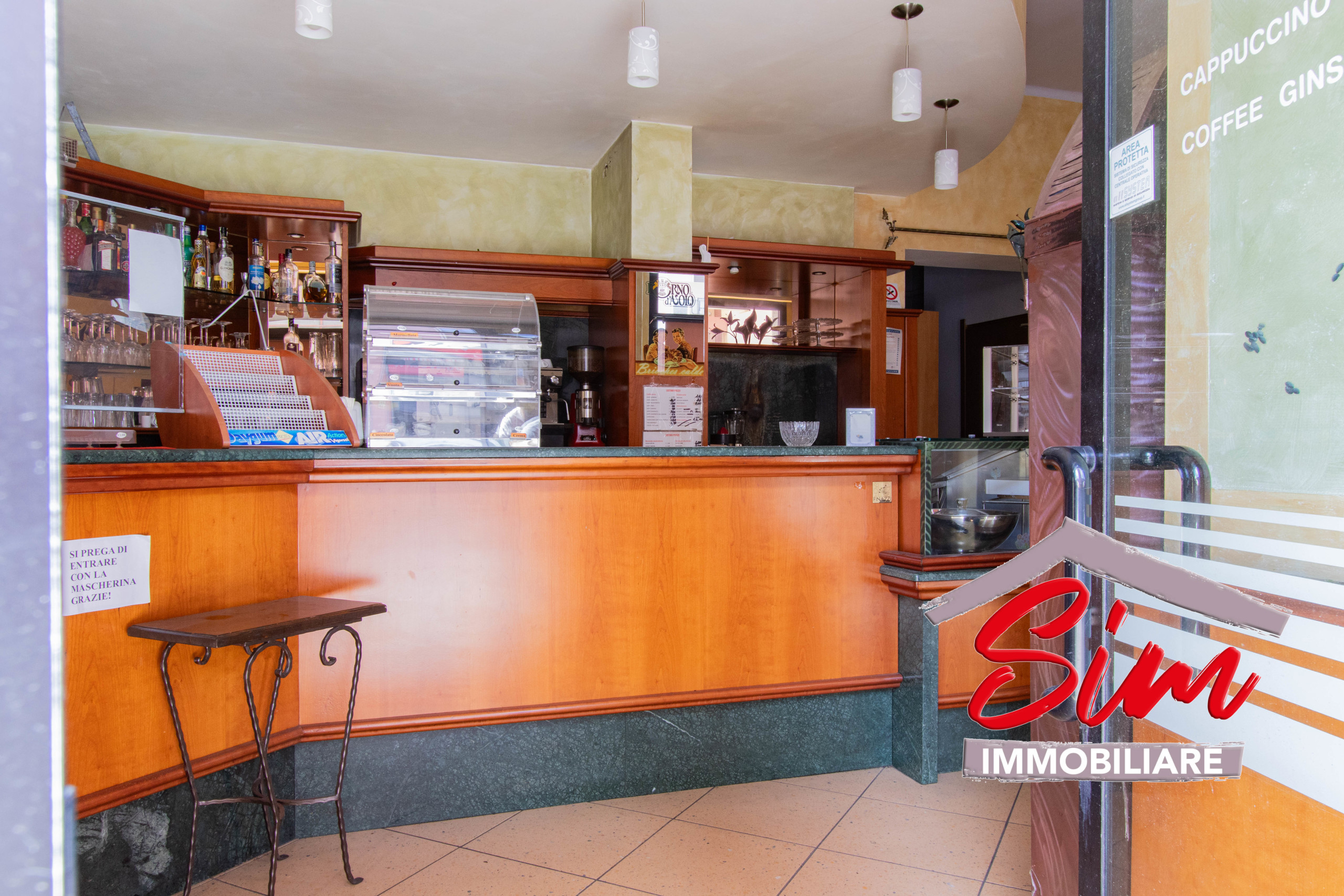 Immagine 3 di Locale commerciale in vendita  in Corso Vercelli 25d a Novara