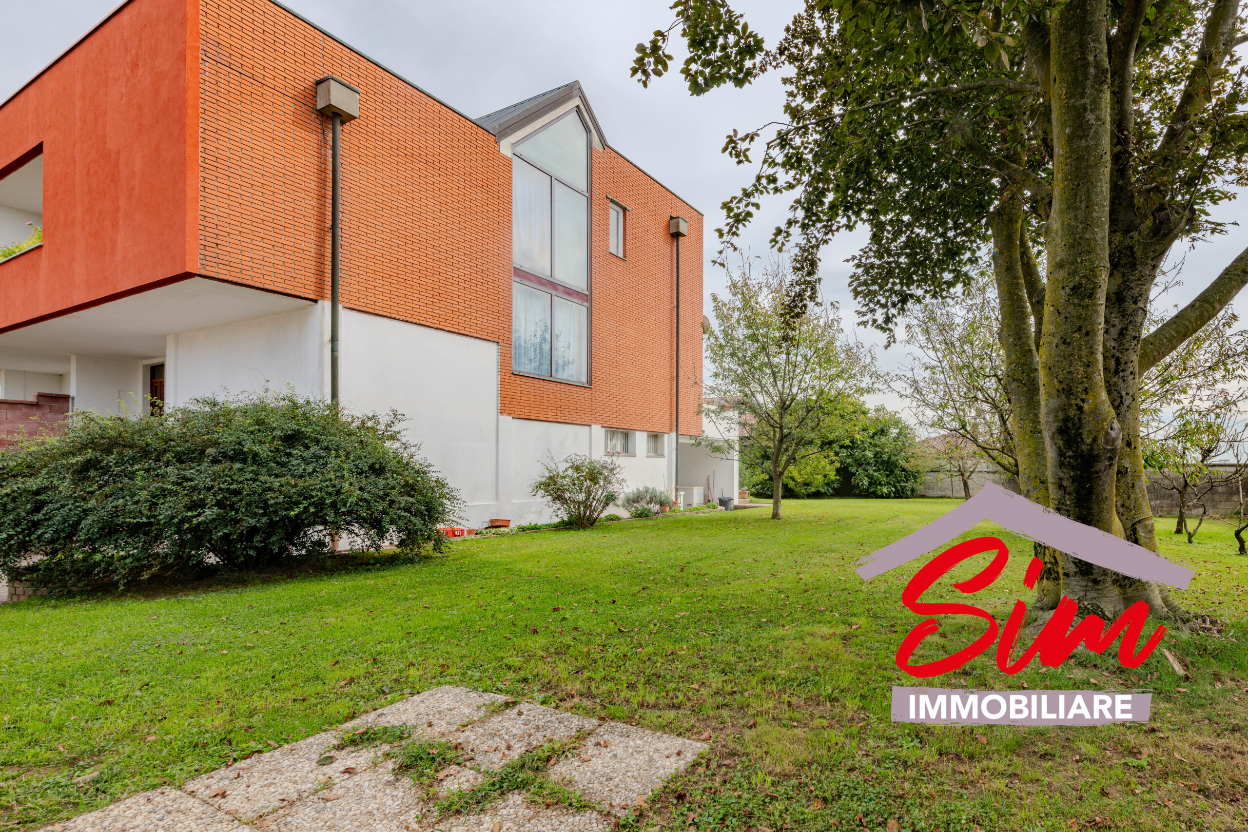 Immagine 10 di Villa in vendita  in Via Roncaglione snc a Casalino